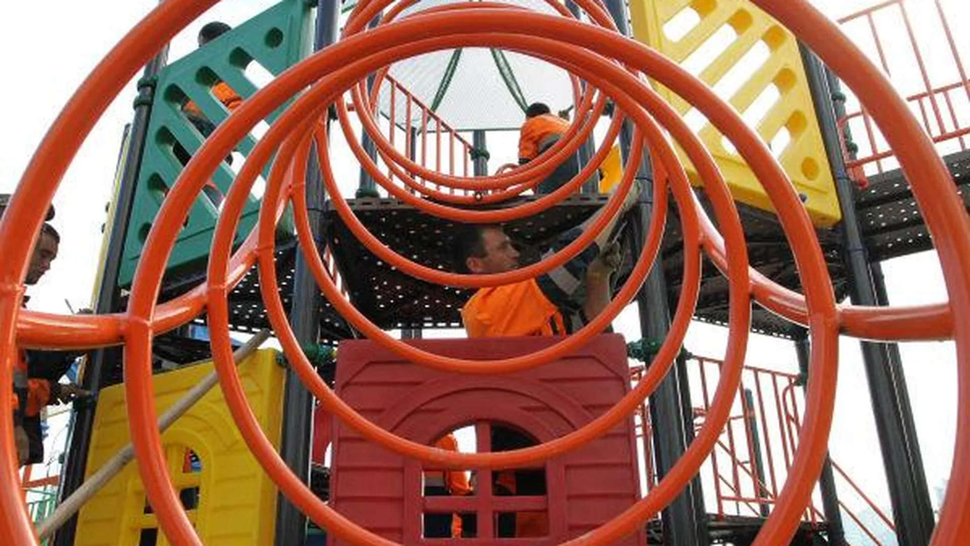 Игровой комплекс для детей открыли в Рошале по программе губернатора