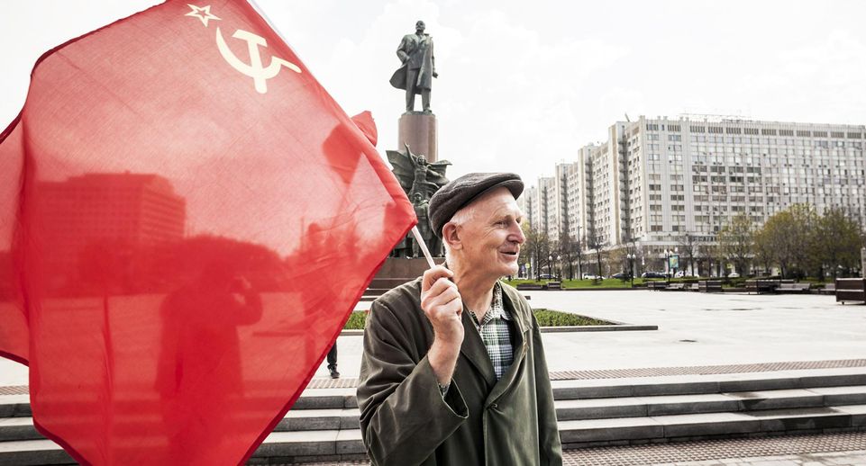 В России отмечают Первомай — праздник трудящихся всех стран