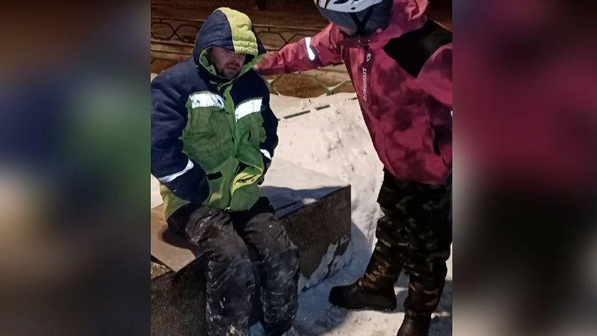 Человека, лежащего без сознания на улице в мороз, спасли жители Люберец