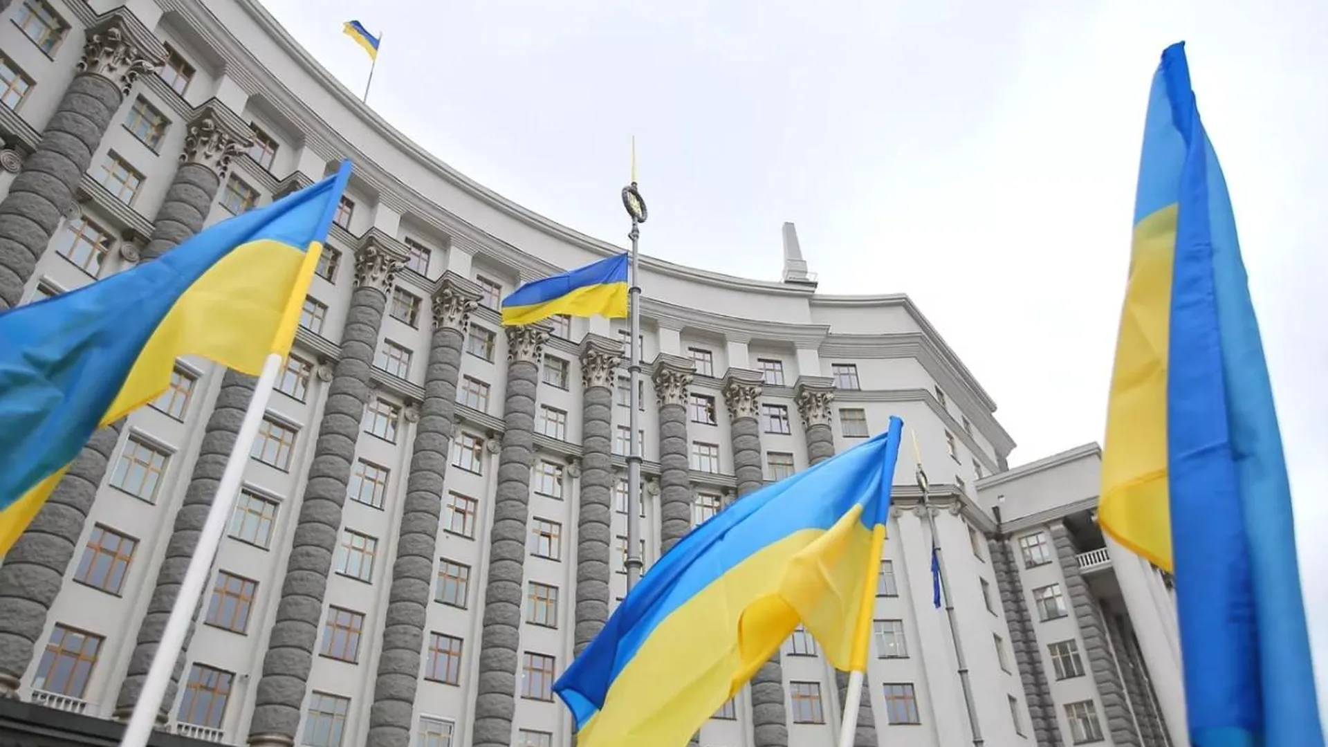 Живущих за рубежом украинцев записали в предатели