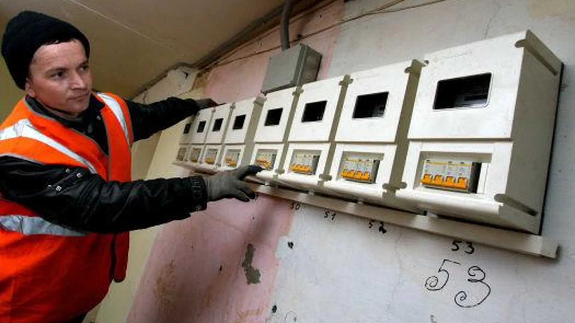 Многодетным семьям из Пущино подключат электричество дешевле