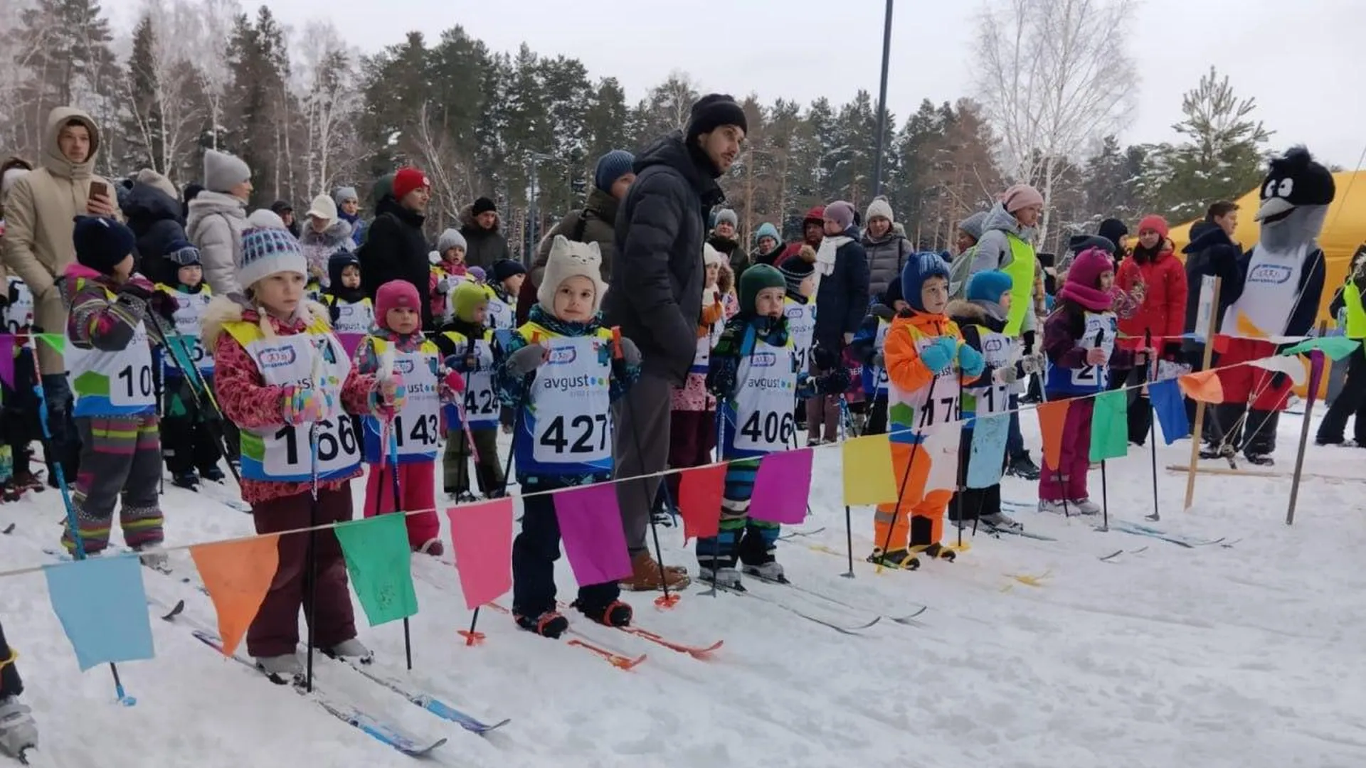 Игры, чаепитие и сладкие подарки: «Черноголовская лыжня-2024» собрала около 500 участников