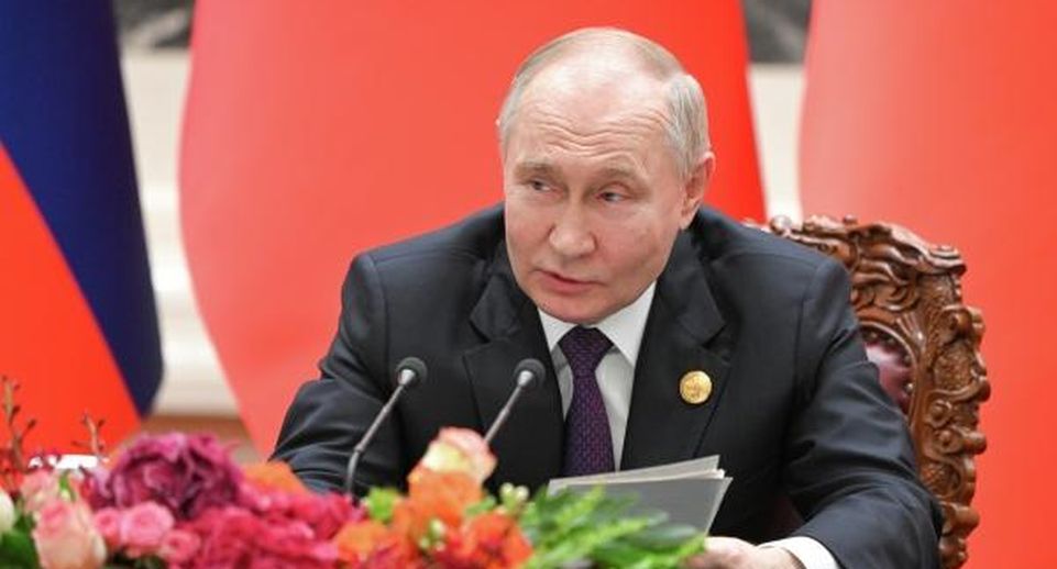 Путин в Пекине забыл про переводчика, почувствовав себя «как дома»