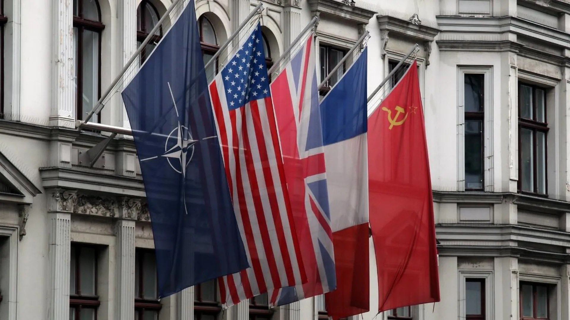 Экс-аналитик ЦРУ Макговерн считает, что НАТО распадется после конфликта на Украине