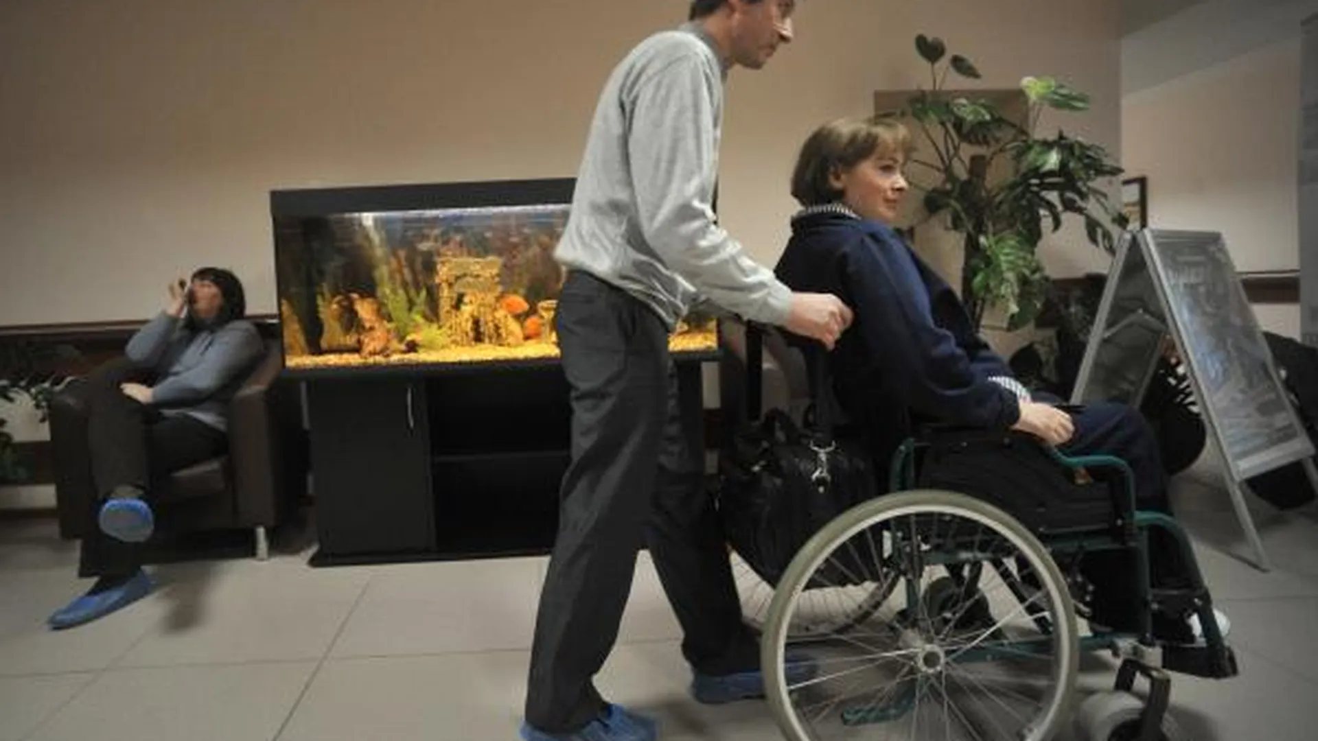 Более 600 рабочих мест для инвалидов оборудовали в МО