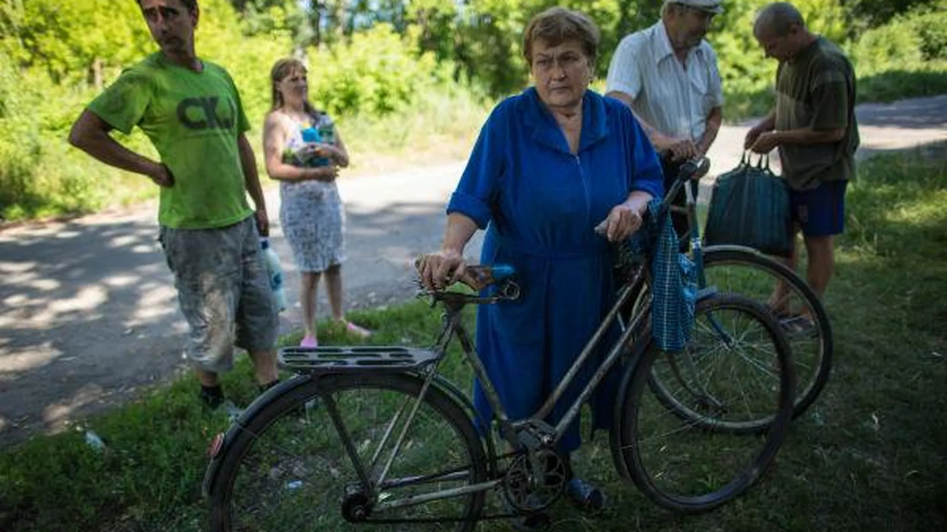 Пожилым людям в соцучреждениях области закупили велосипеды