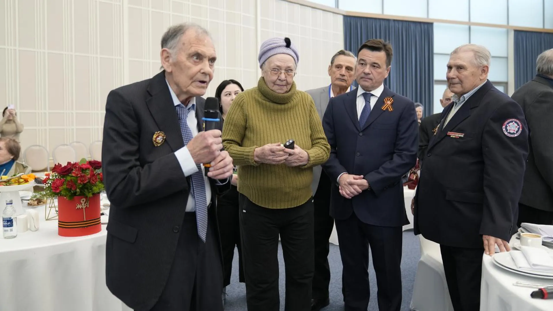Губернатор поздравил ветеранов Великой Отечественной войны с Днем Победы