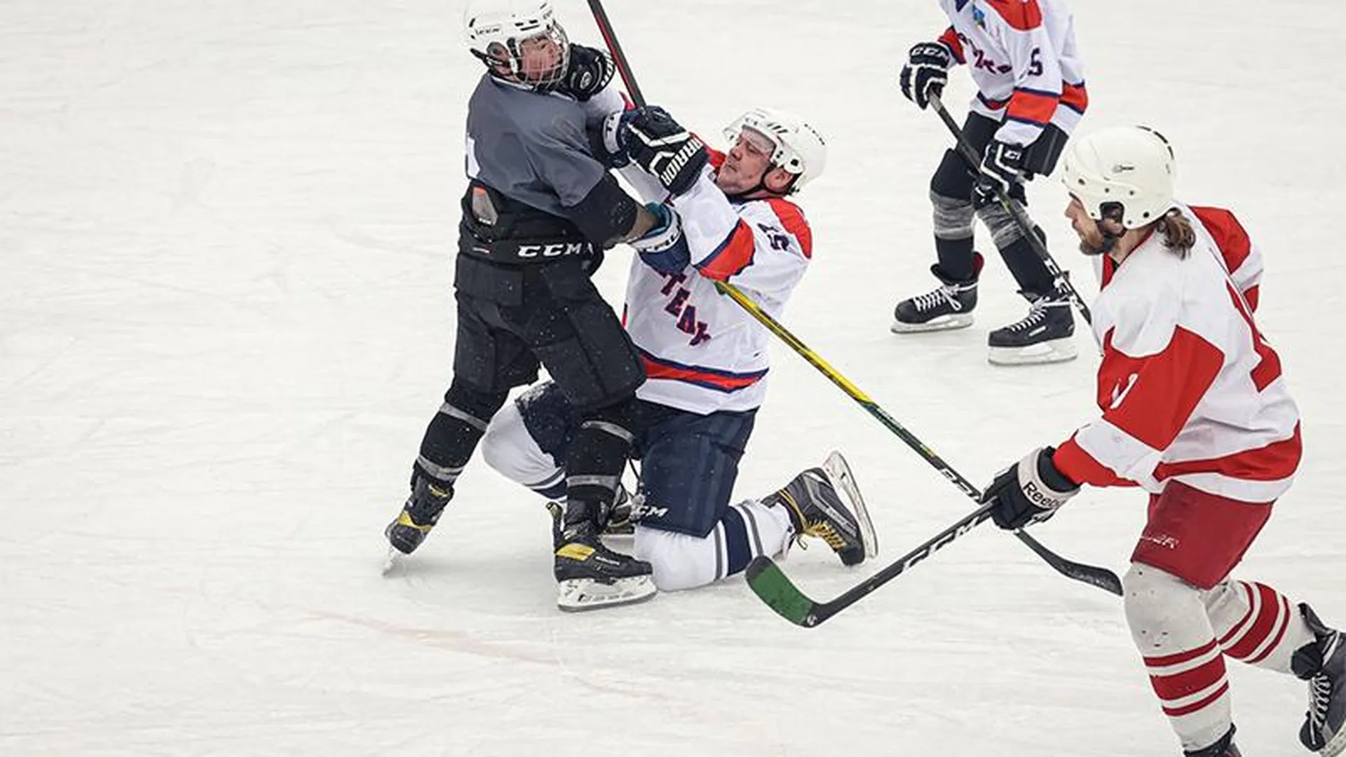 Хоккей на озере, футбол на снегу: чем удивит «Фестиваль зимних видов спорта» в Балашихе