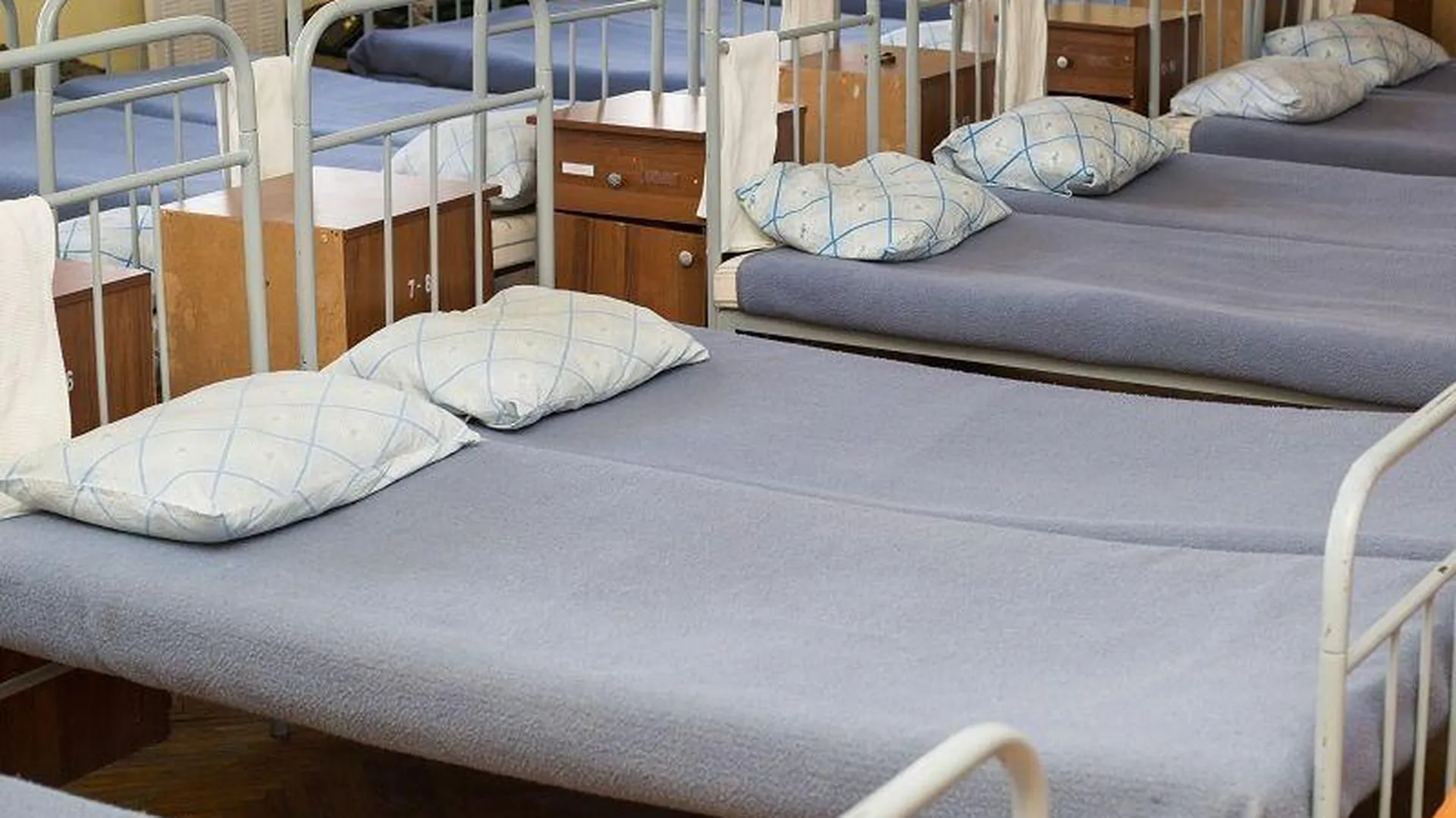 Подмосковный производитель дачной мебели наладил серийный выпуск «армейских» кроватей
