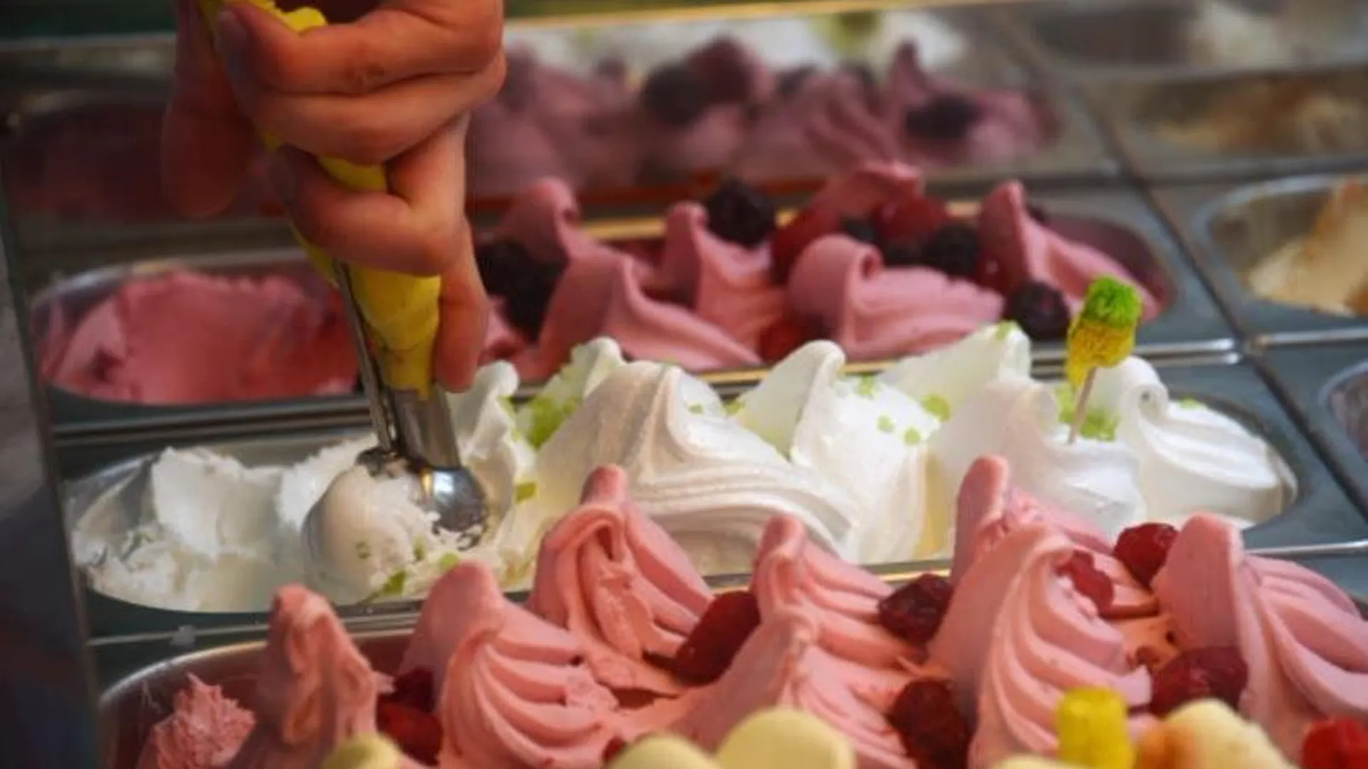 Сладкоежки смогут попробовать 15 видов мороженого в столичном метро