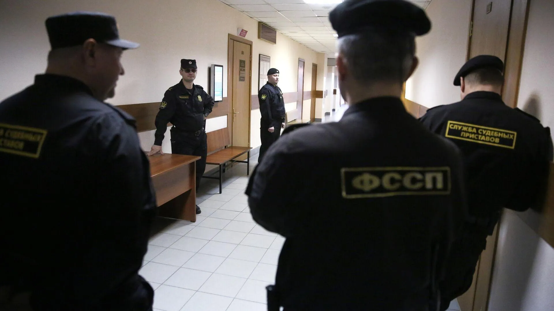 Подозреваемого по делу о взрыве в Махачкале привезли в Москву
