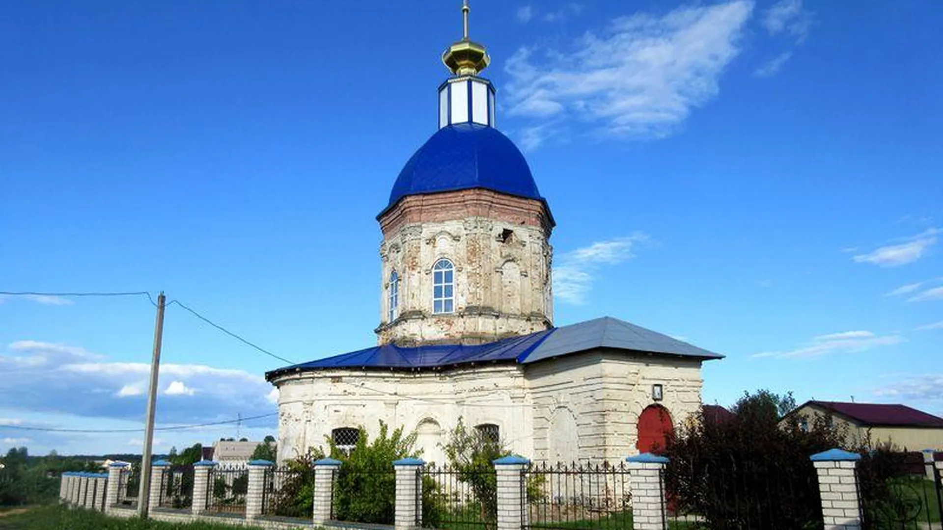 Старинная церковь в совхозе «Буденновец»