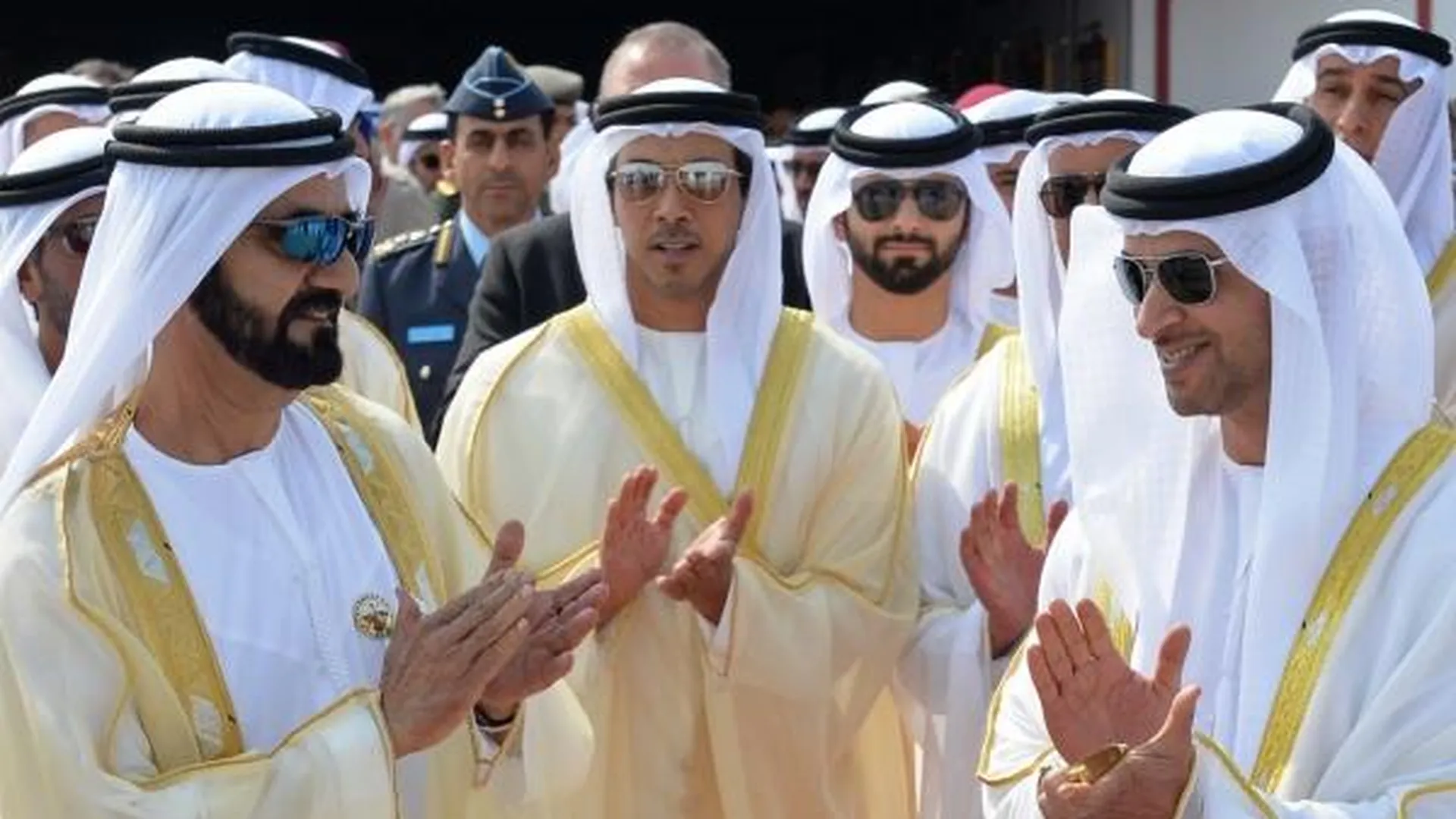 Эмир Дубая, премьер-министр и вице-президент Объединенных Арабских Эмиратов Мохаммед ибн Рашид Аль Мактум (слева), 2017 год