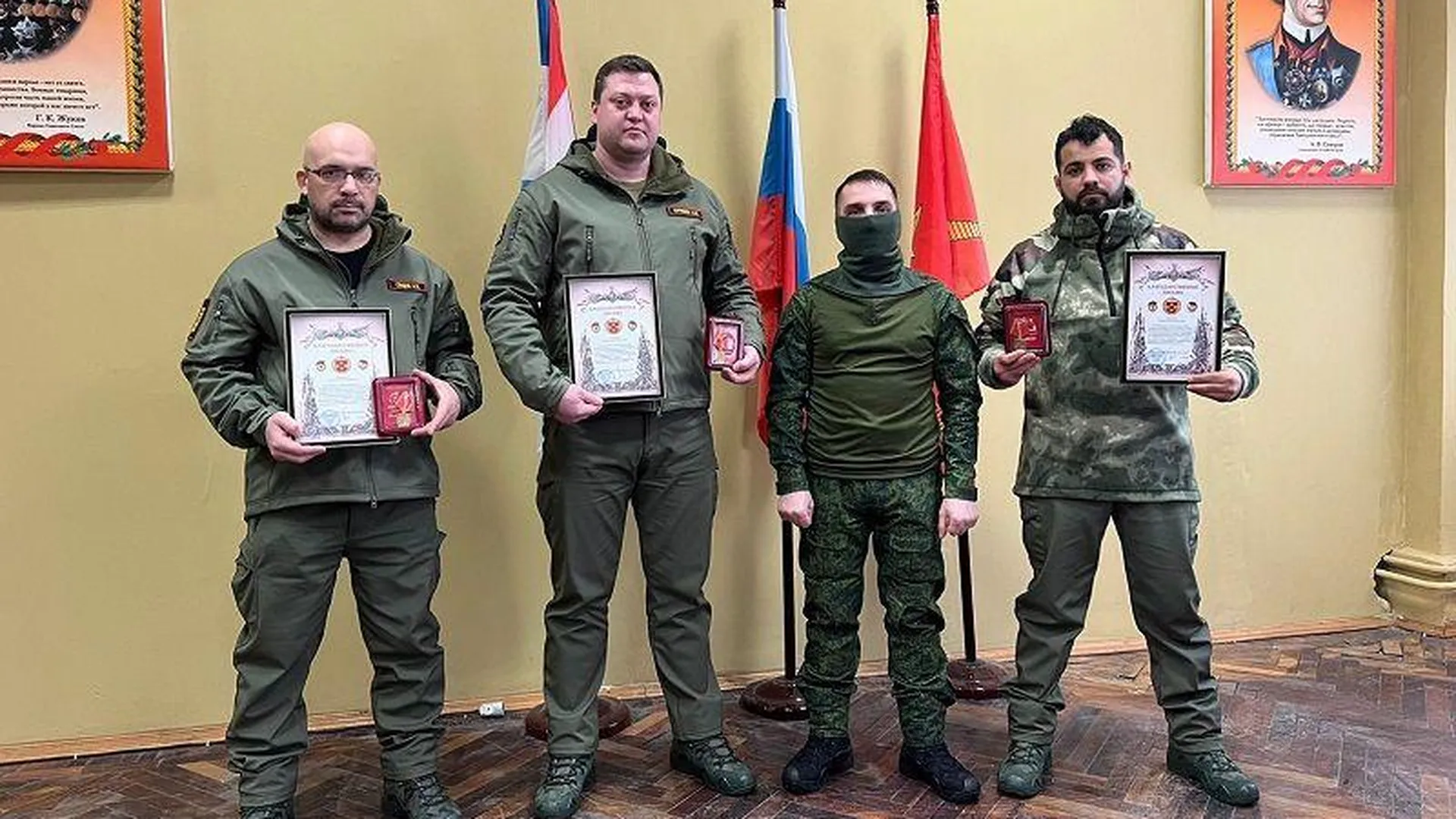 «Там же наши химчане»: подмосковные активисты получили медали от бойцов СВО