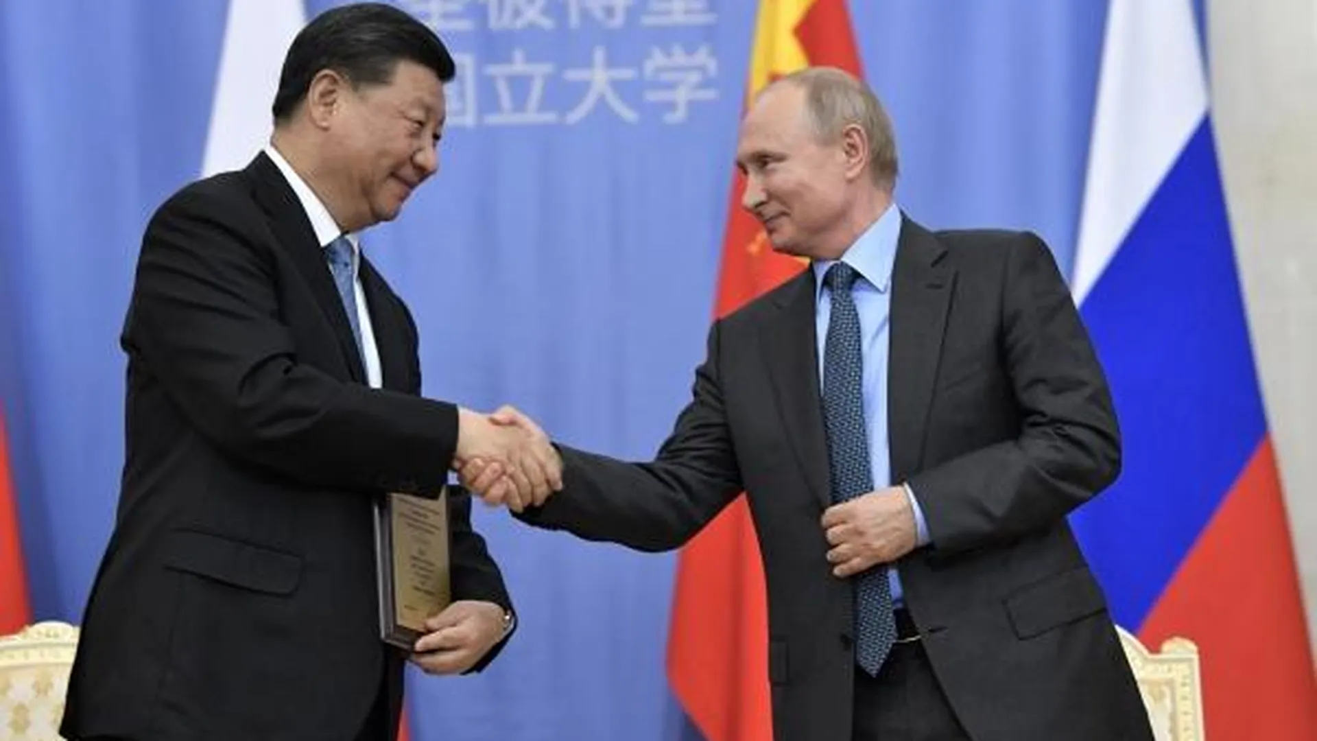 Песков ответил на вопрос о дате визита Путина в Китай