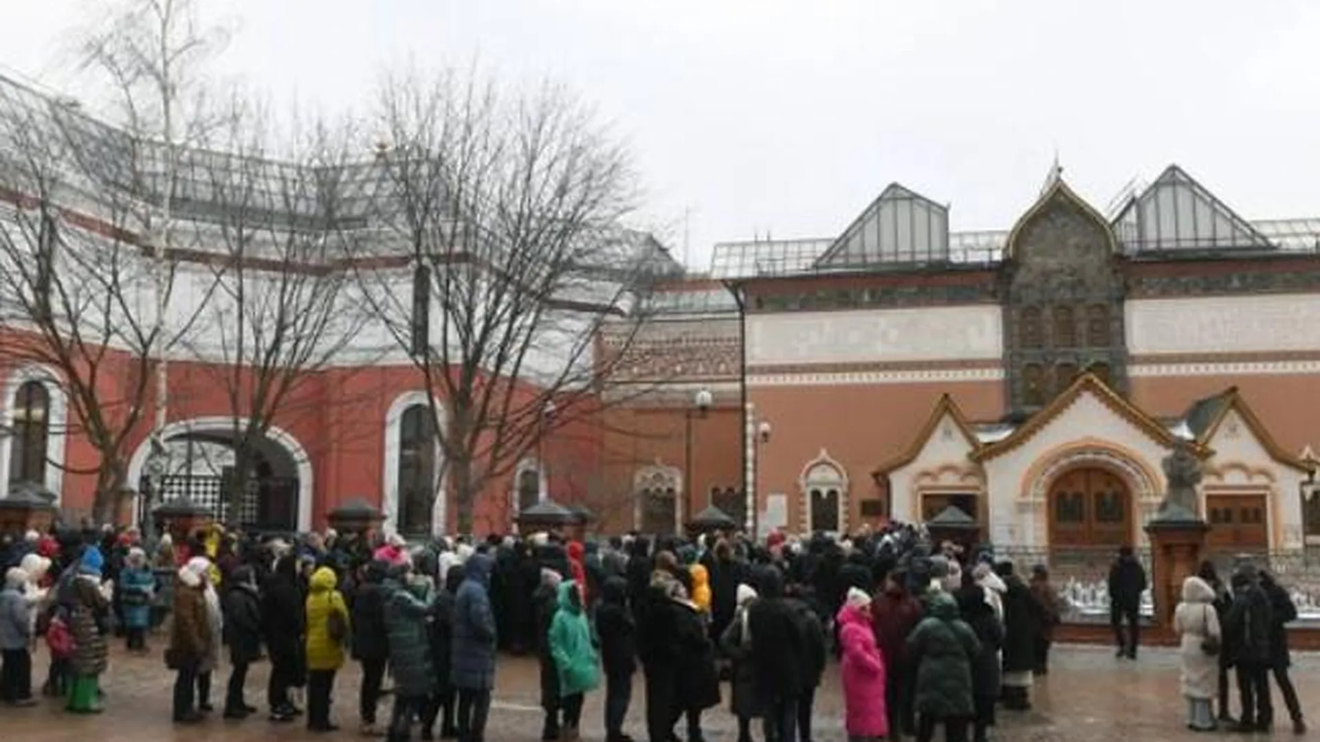 Посетителей Третьяковской галереи эвакуировали после сообщения о минировании