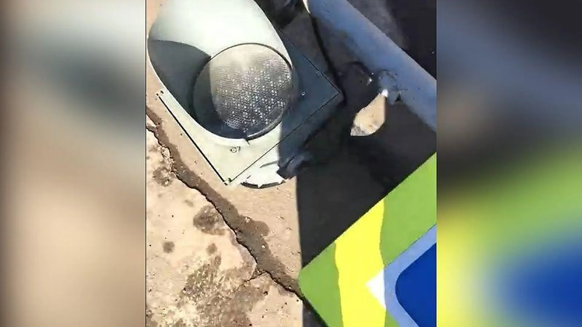 Житель Наро-Фоминска снял на видео упавший светофор