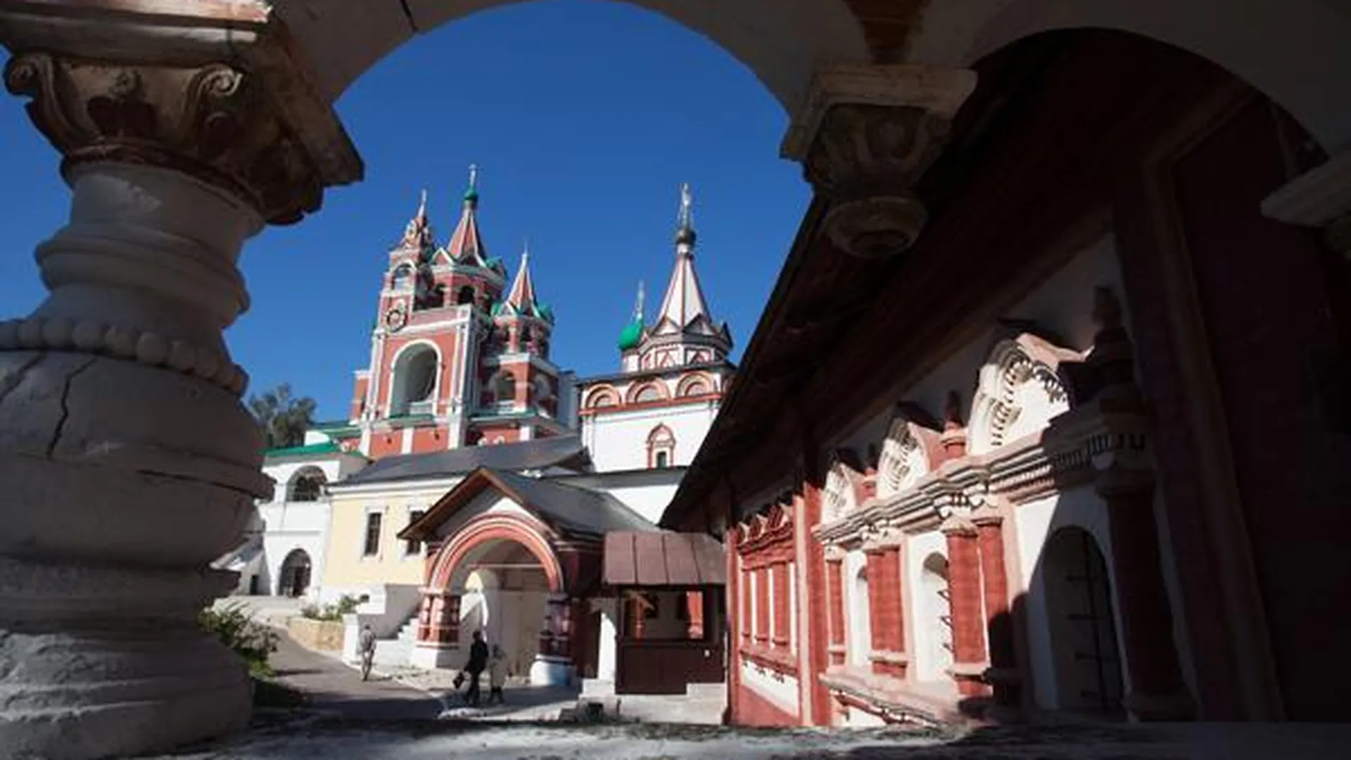 Жители Звенигорода требуют защитить окрестности старинного монастыря
