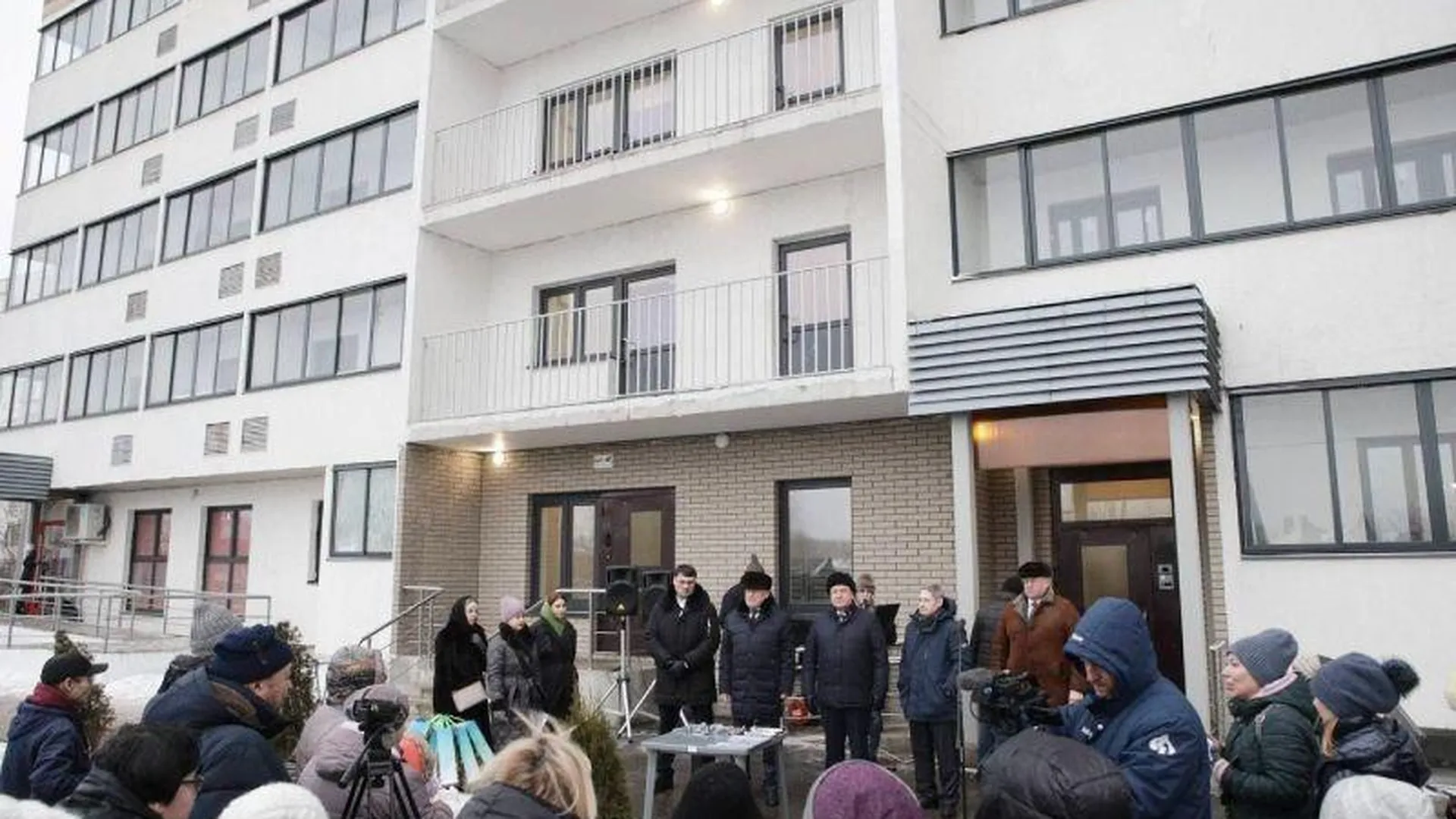 Ключи от новых квартир в ЖК «Истомкино Парк» вручили переселенцам из аварийного жилья