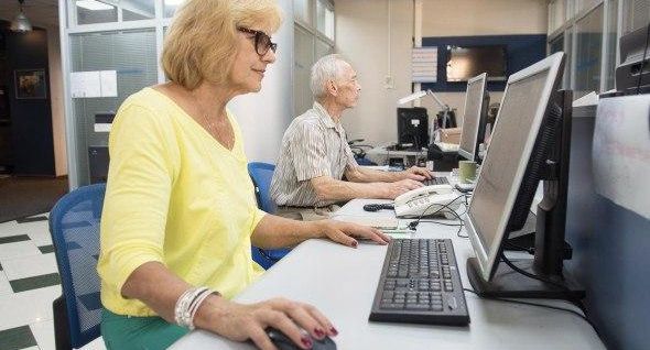 Пенсии работающих пенсионеров из Лобни проиндексируют в следующем году