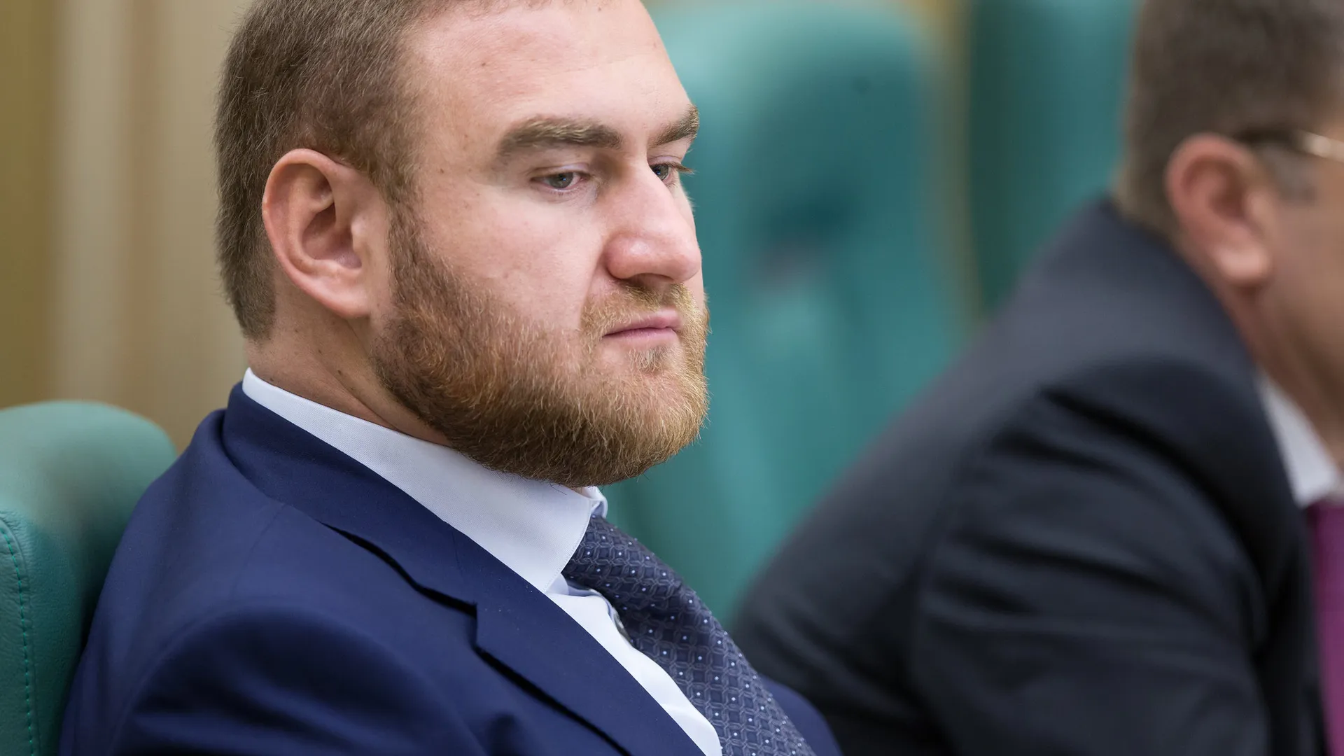 Бывшему сенатору Арашукову предъявили окончательное обвинение