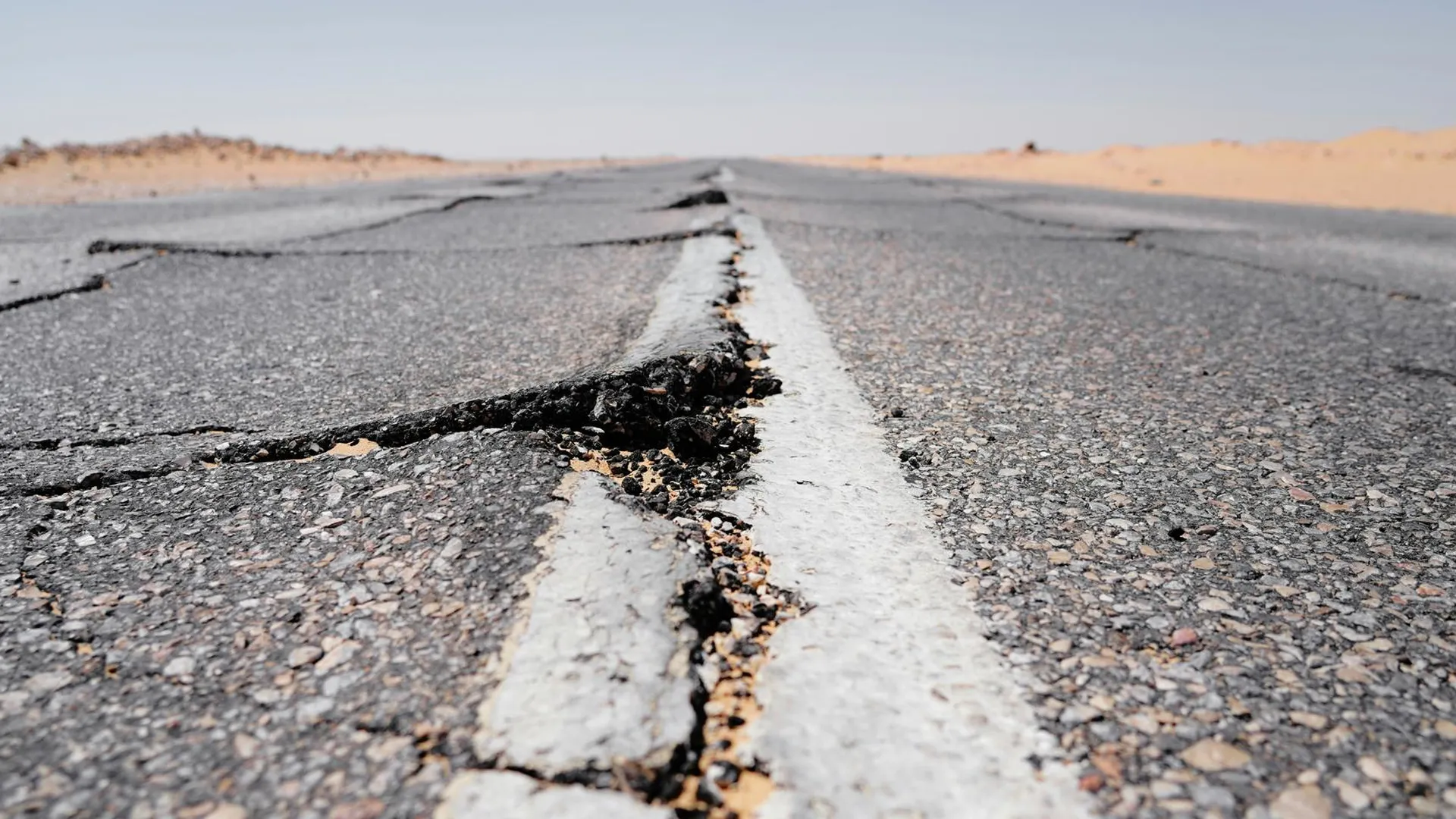 Землетрясение магнитудой до 5,9 случилось на границе Китая и Киргизии