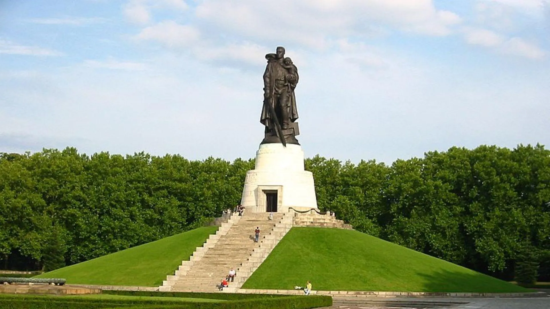 Фото Памятник Советскому Солдату
