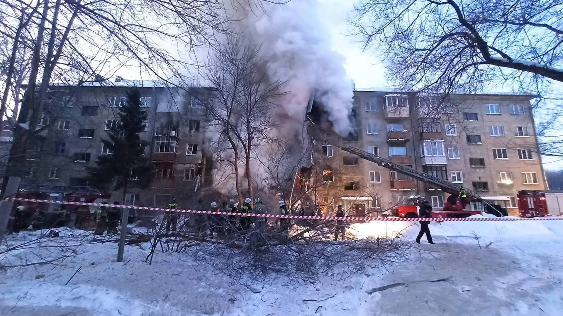 Число погибших при взрыве газа в Новосибирске выросло до семи