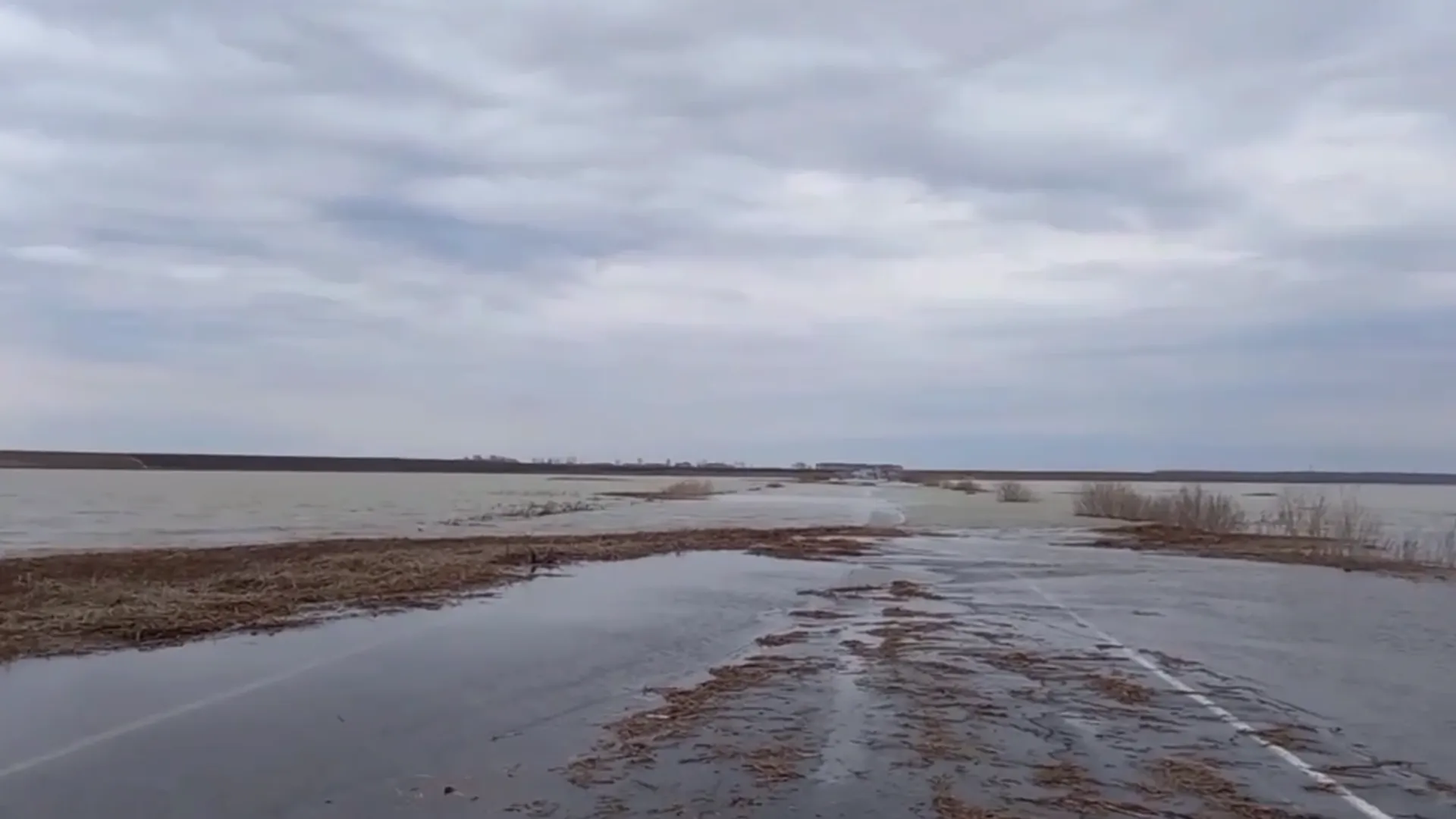 Трассу из Тюменской области в Казахстан перекрыли из-за паводков