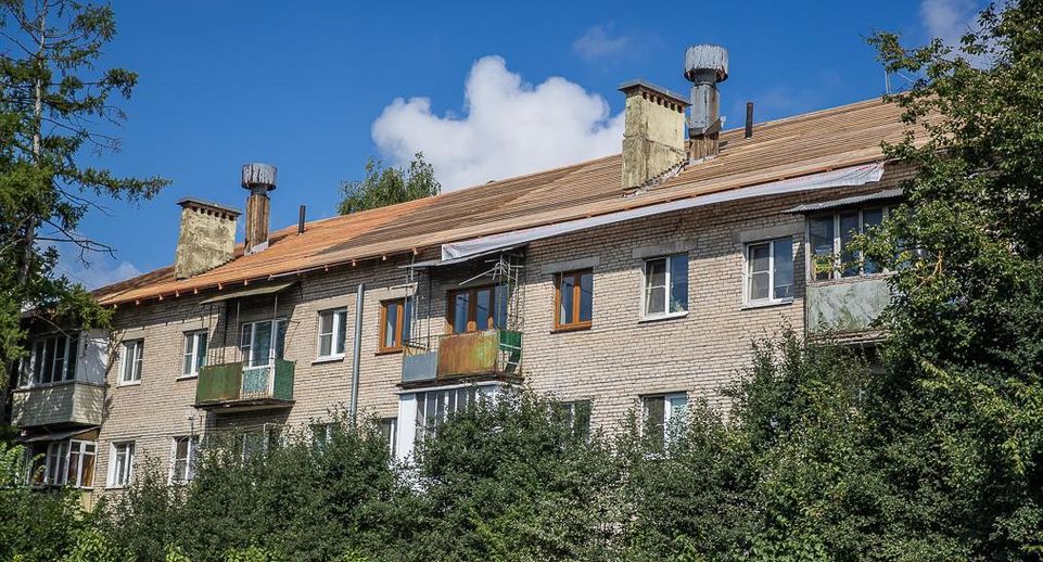 Крышу дома № 9 в поселке Горбольница № 45 отремонтируют в августе