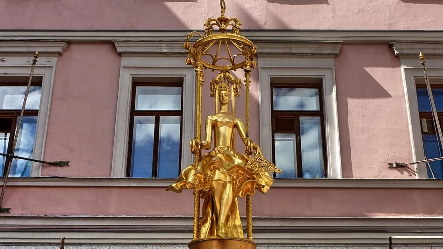 Фонтан принцесса турандот на арбате. Фонтан принцесса турандот на старом арбате. Принцесса турандот памятник. Скульптура принцесса турандот арбат. Статуя принцессы турандот в москве.