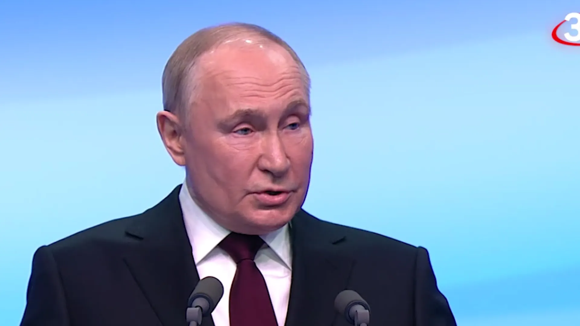 «Прозрачно и цивилизованно». Путин сравнил организацию выборов в России и США
