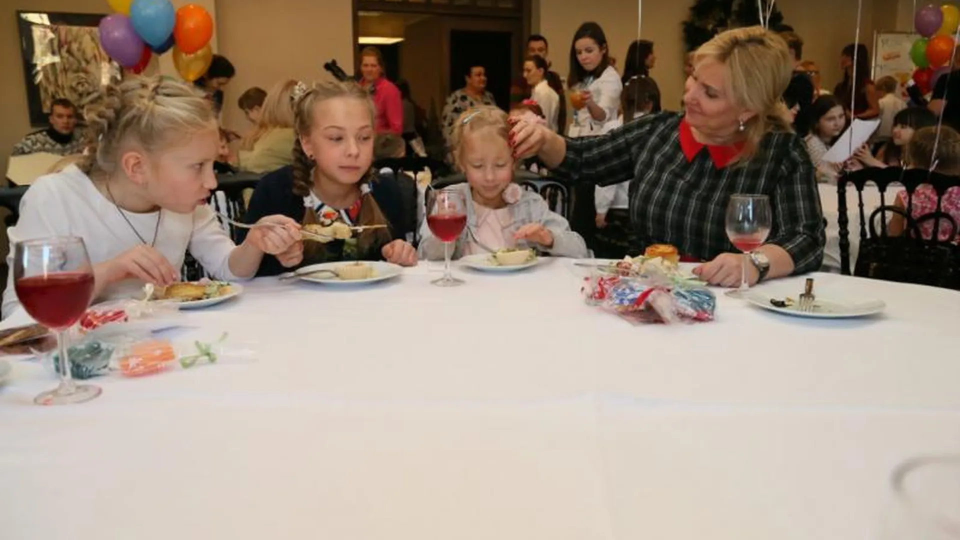 Многодетных мам пригласили на «Добрый завтрак» в Звенигороде