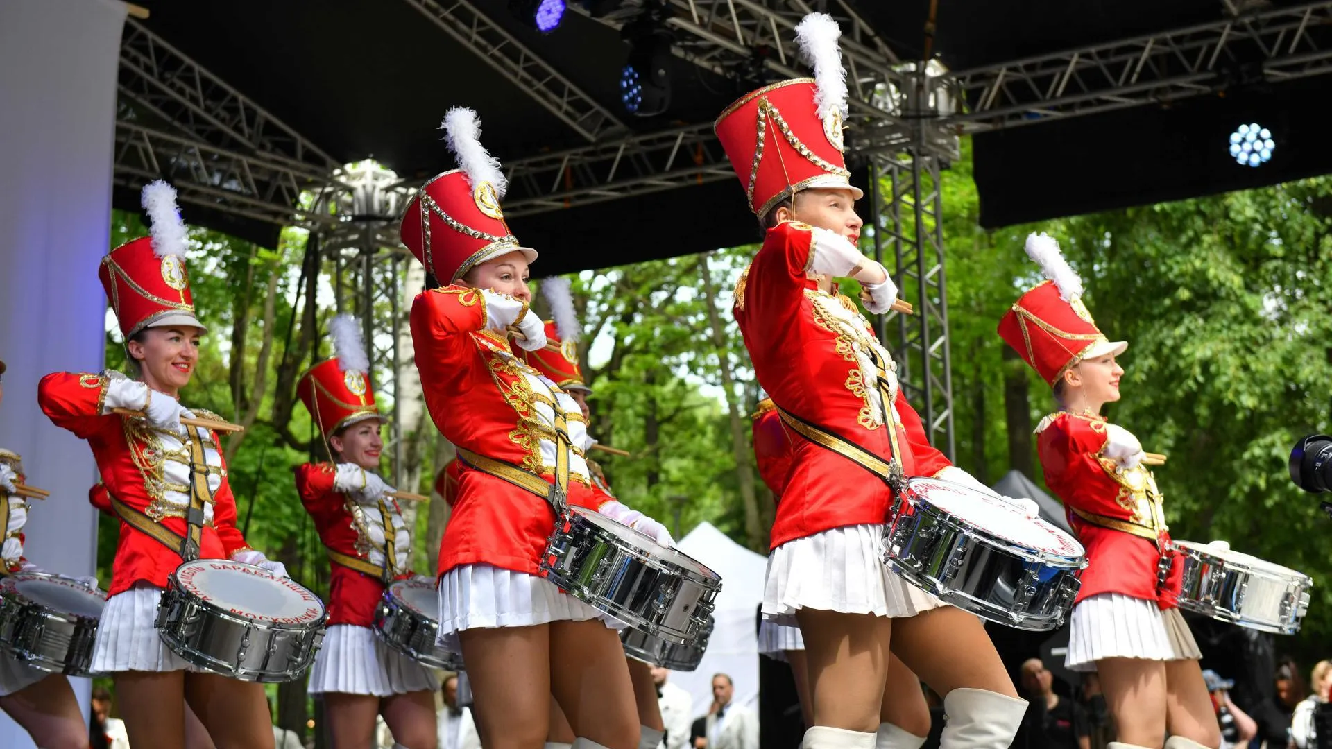 Десятки праздничных мероприятий в День России провели в Химках | 360°