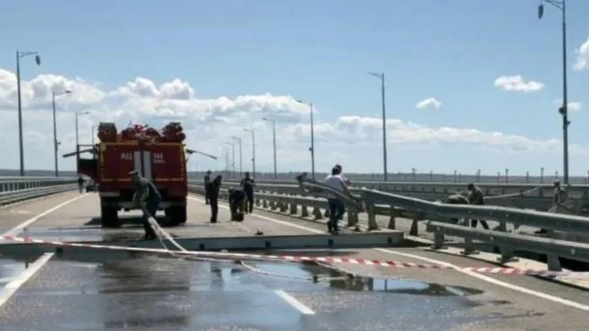 Команду Байдена обвинили в участии в подготовке обеих атак на Крымский мост