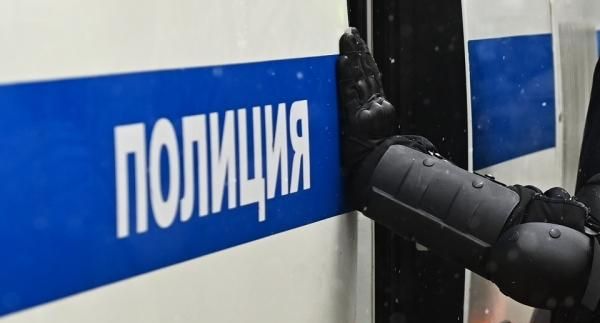 Два человека пострадали в ДТП с автозаком в Москве