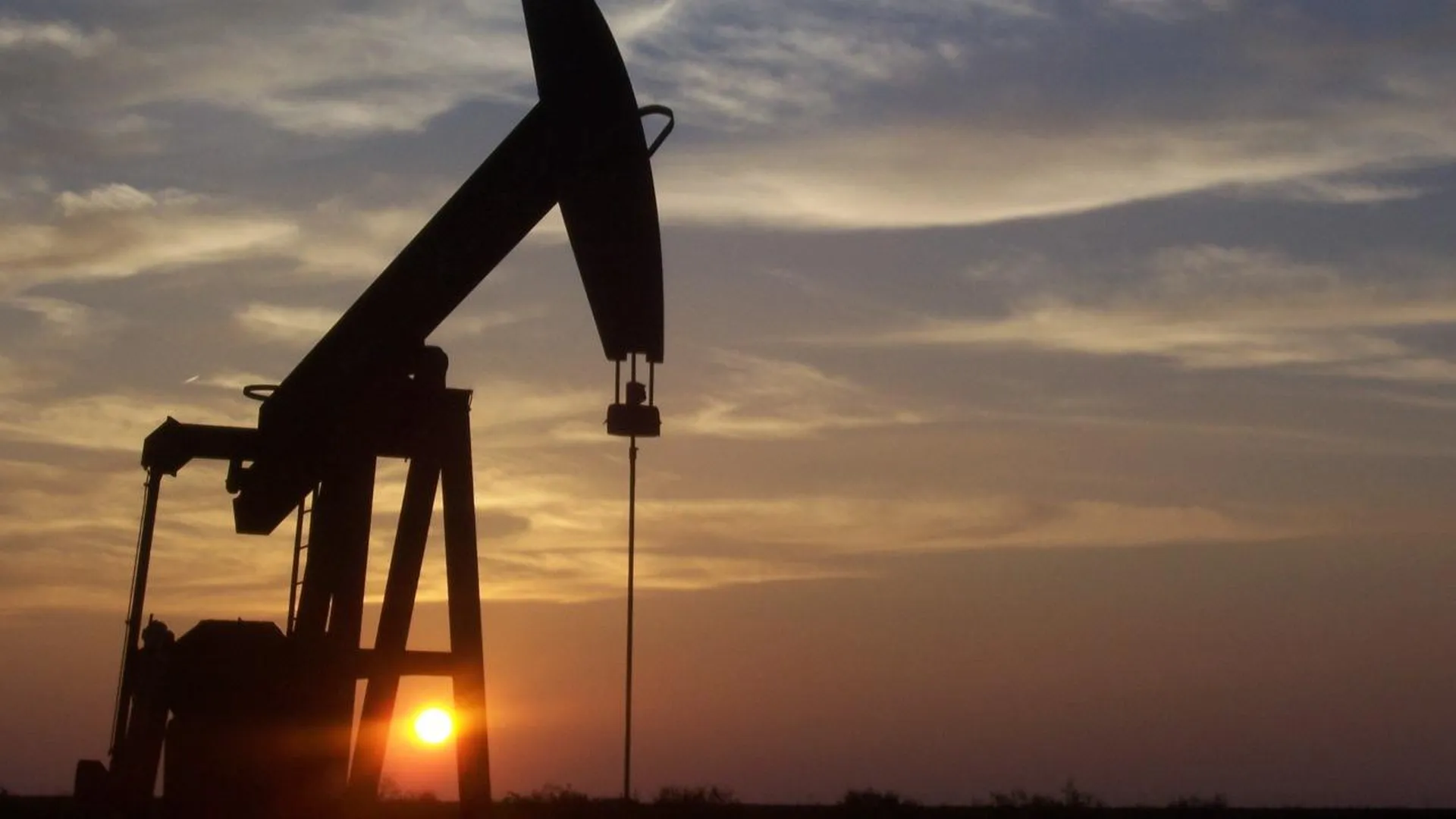 Эксперты пообещали дальнейшее сокращение добычи нефти в странах ОПЕК+