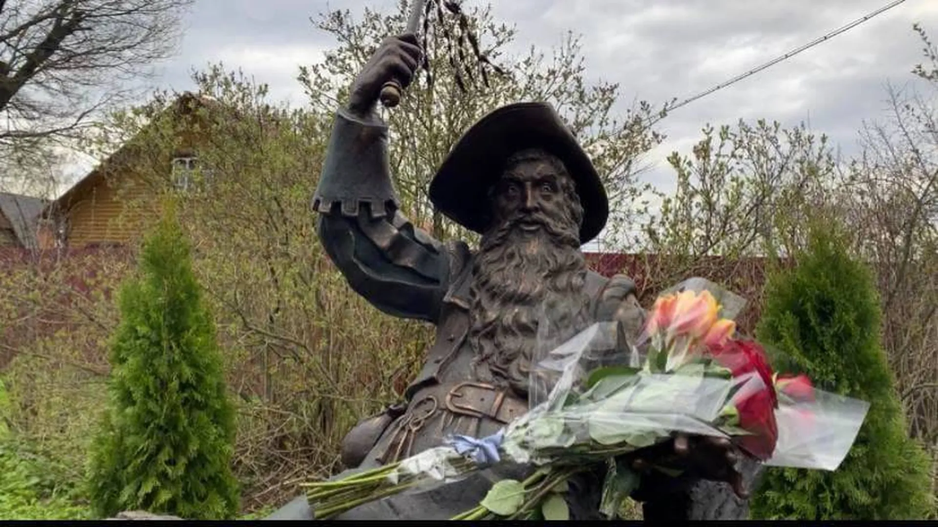 Памятник Этушу установили в Подмосковье накануне Дня Победы. Вспоминаем его  фронтовую историю | 360°