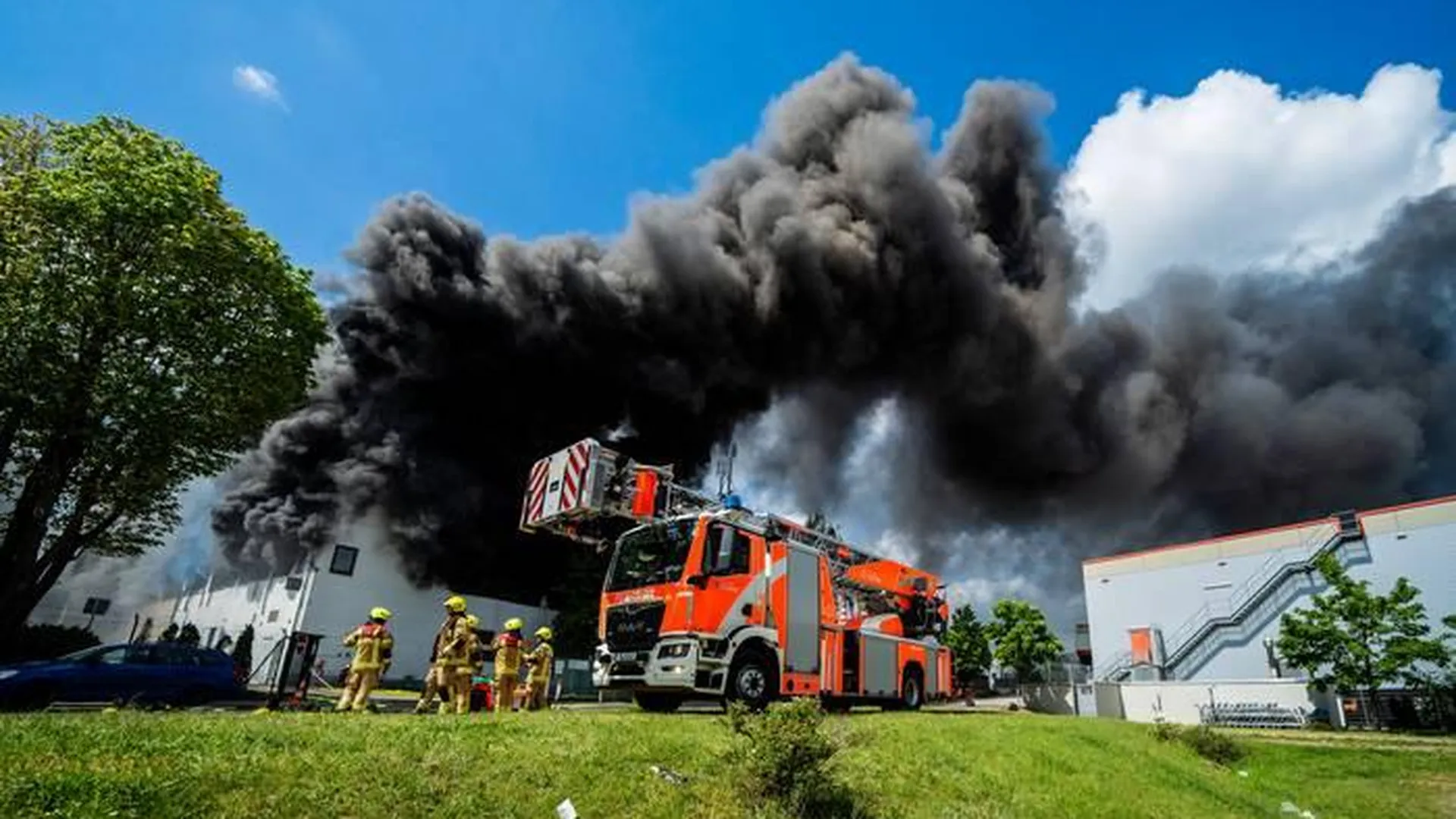 Это не случайность. Пожар на заводе в Берлине назвали акцией против поставок оружия ВСУ