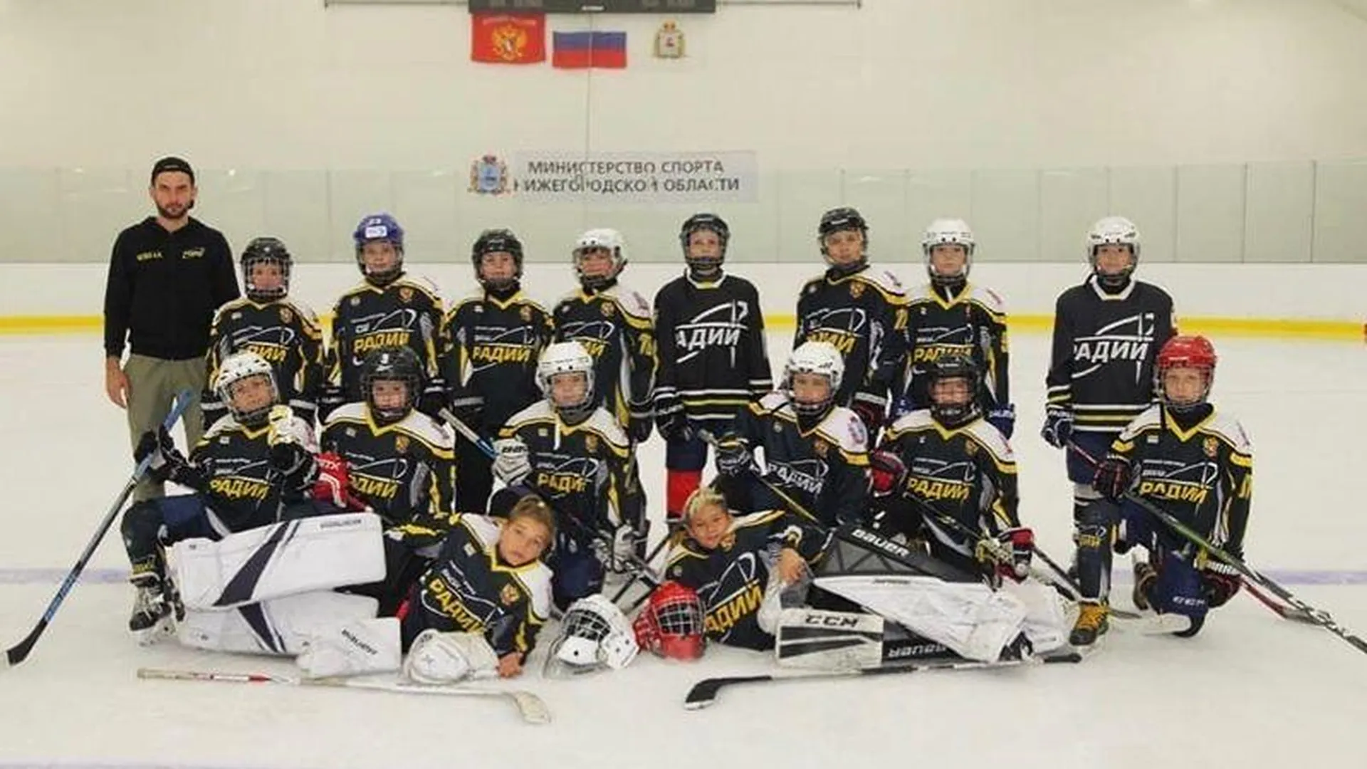 Нижегородские хоккеисты умоляют вернуть домой их мобилизованного тренера