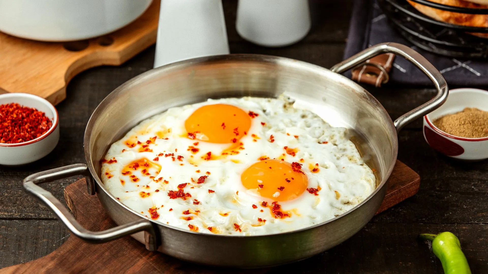 Россиянам рассказали о содержащихся в куриных яйцах витаминах