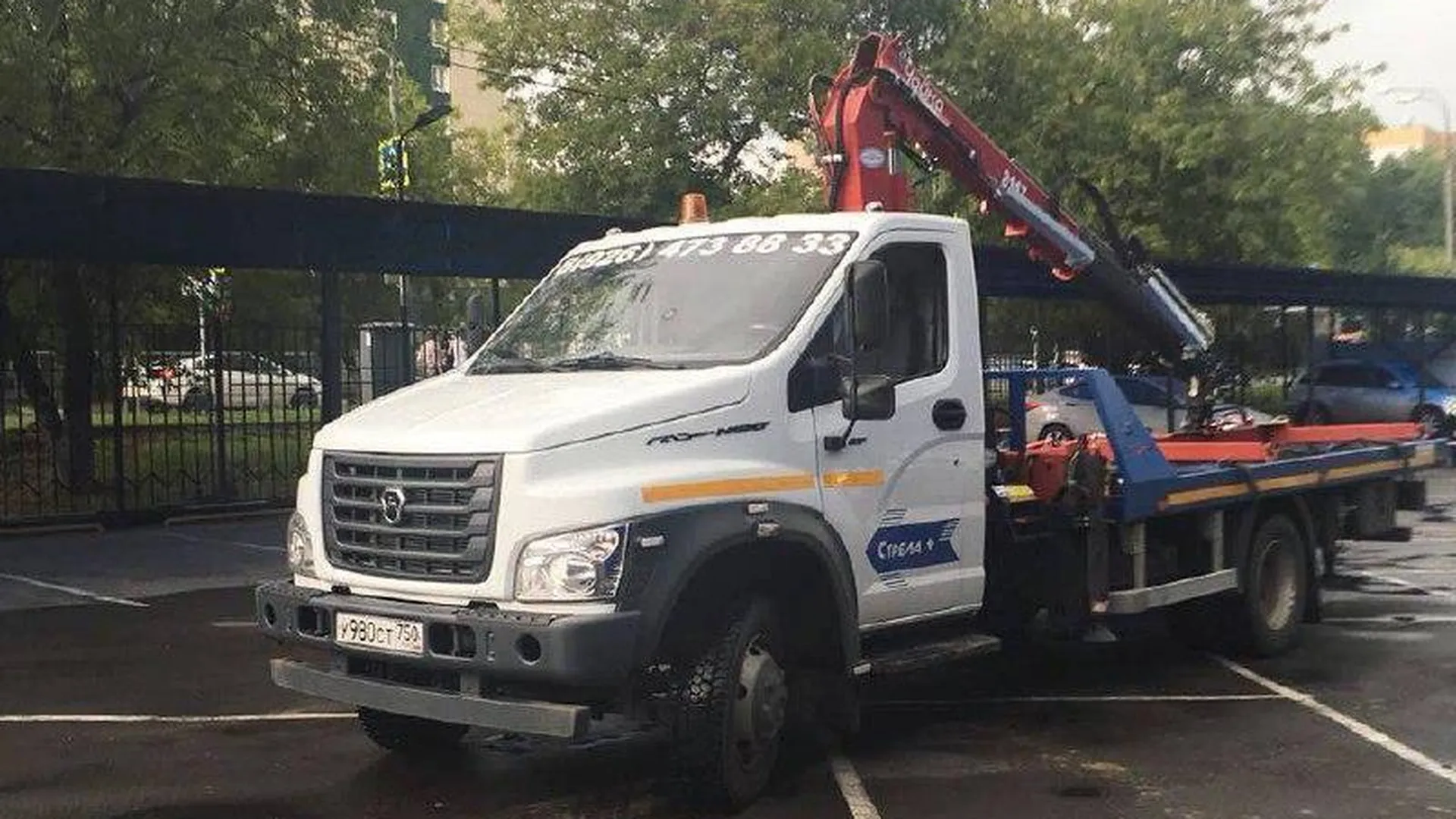 Более 3 тысяч неправильно припаркованных автомобилей эвакуировали в Подмосковье за неделю