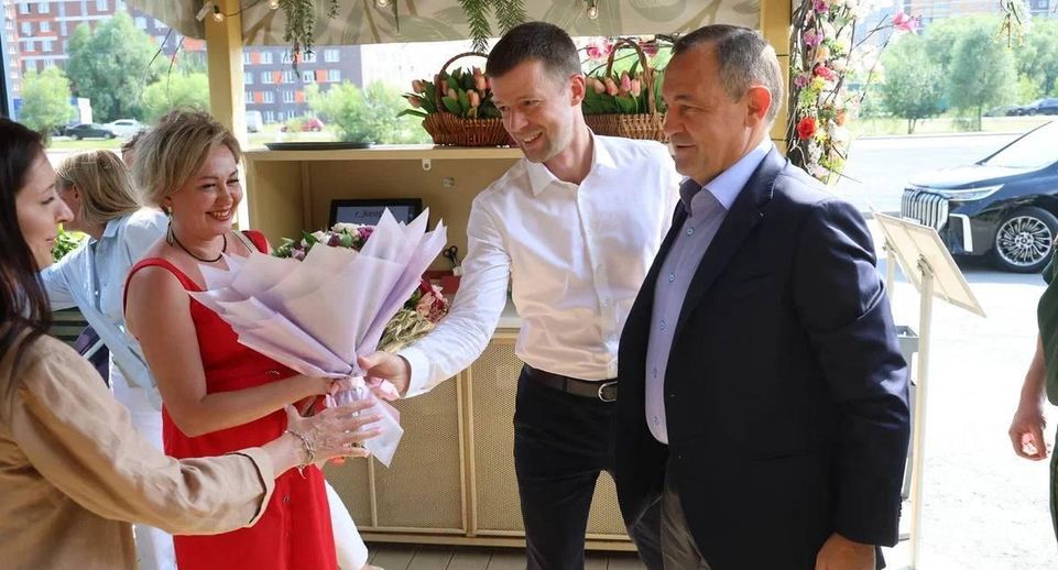 Глава Балашихи Сергей Юров встретился с семьей бойца СВО