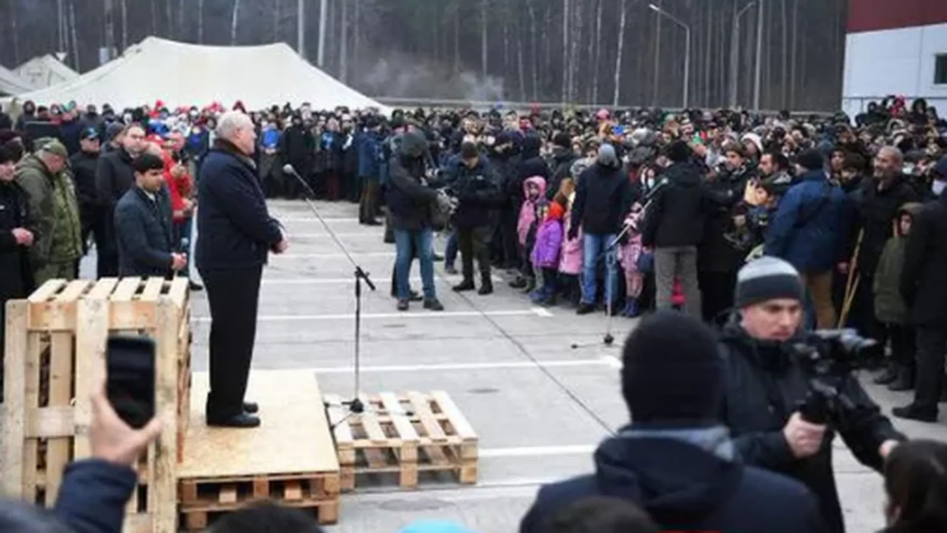 Белоруссия собрала пять томов доказательств жесткого обращения с беженцами со стороны Польши