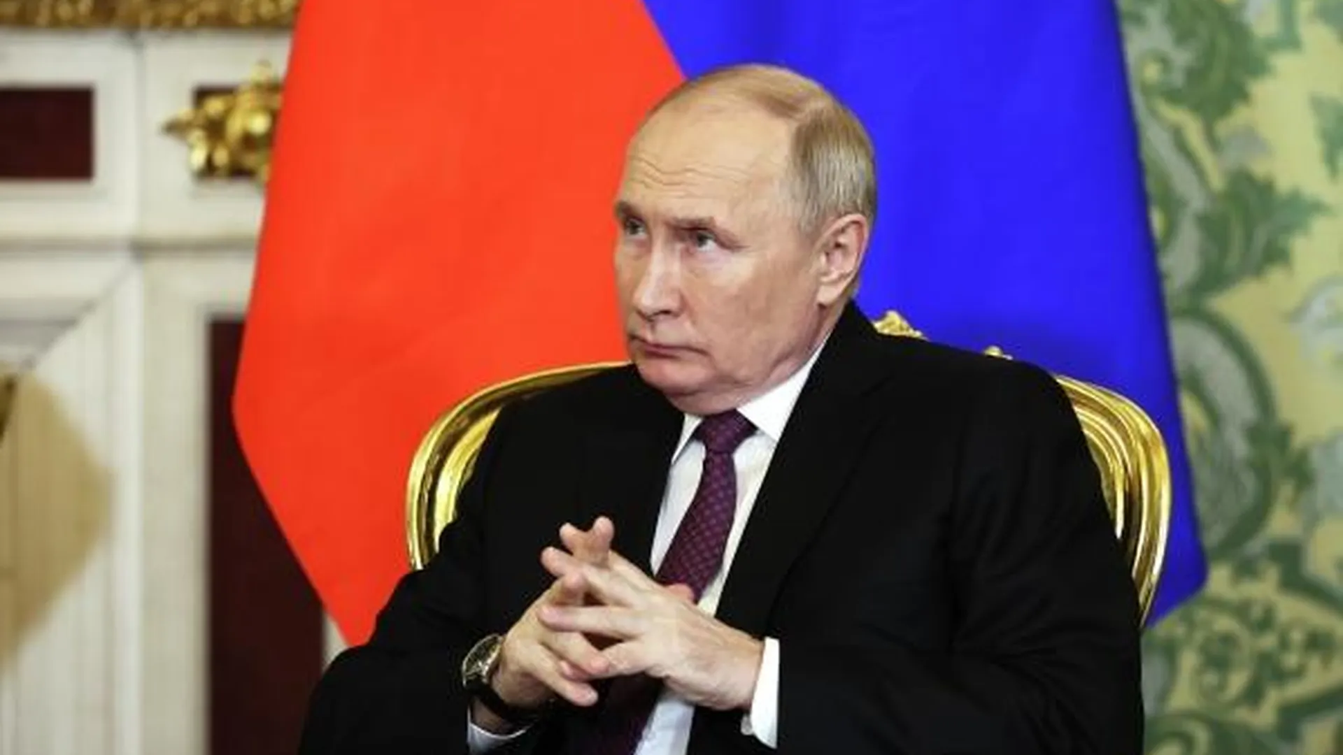 Уровень одобрения работы Путина в России возрос за неделю