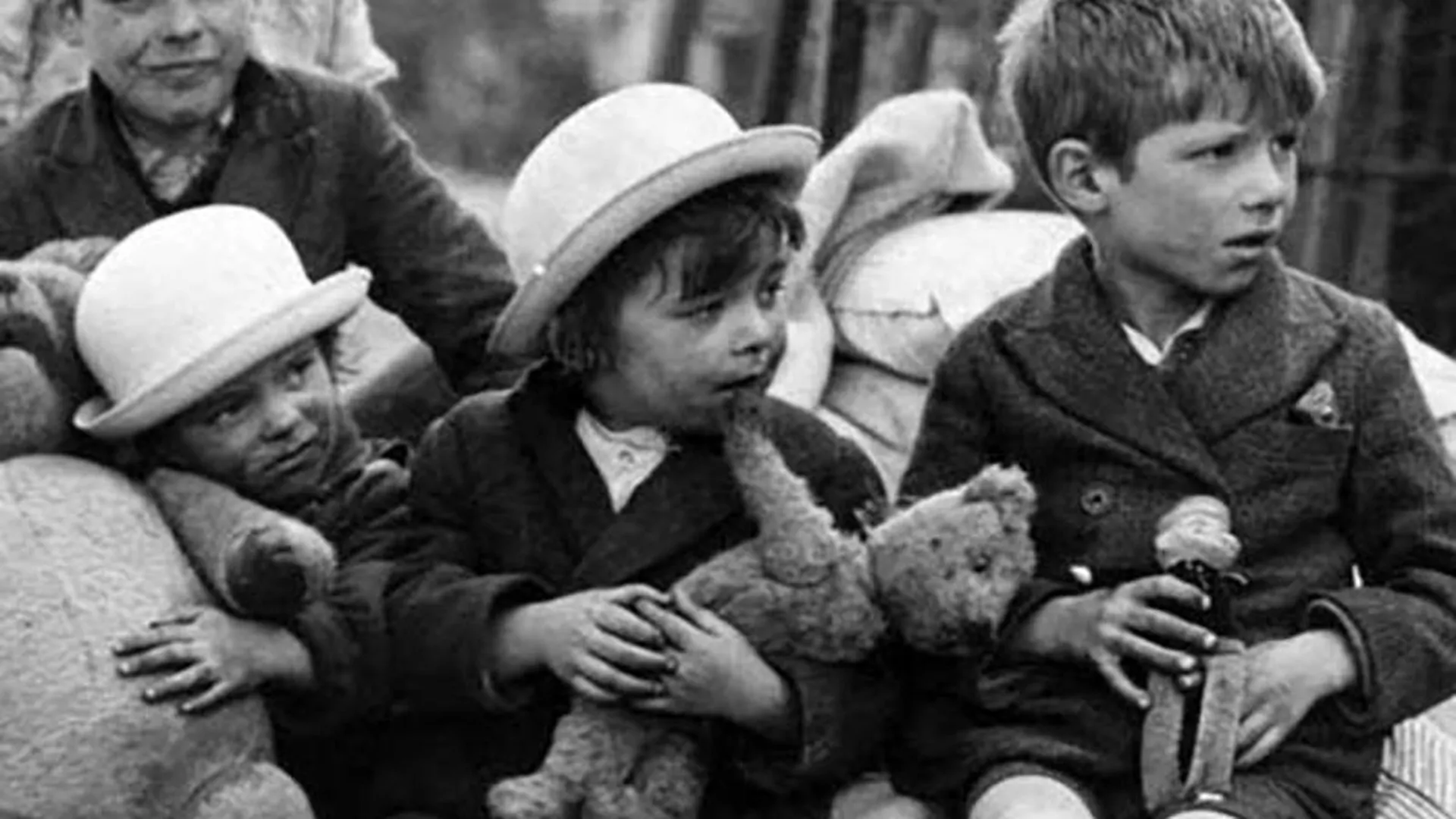Талисманы из лагеря смерти: в Подмосковье откроется выставка кукол, которыми дети играли в концлагерях 