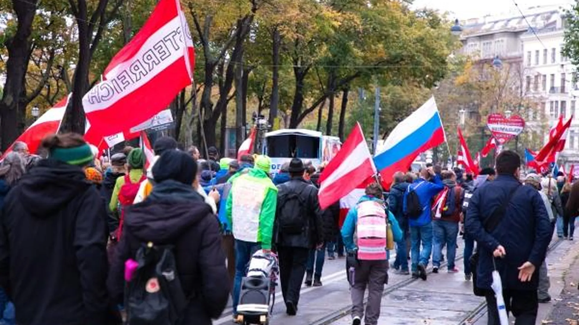 Митинг против антироссйиских санкций в Австрии
