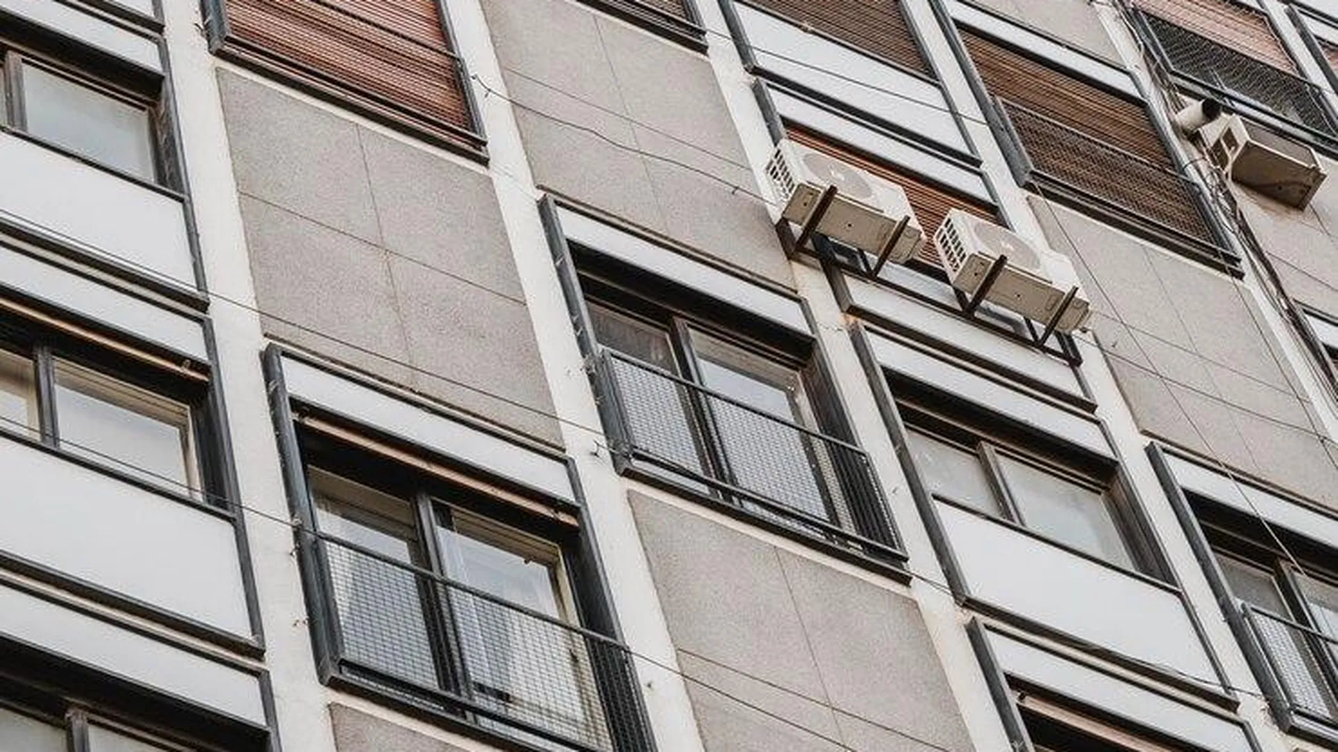 «Малыш кричал». Екатеринбуржец рассказал о спасении бабушки и внука на 11-м этаже