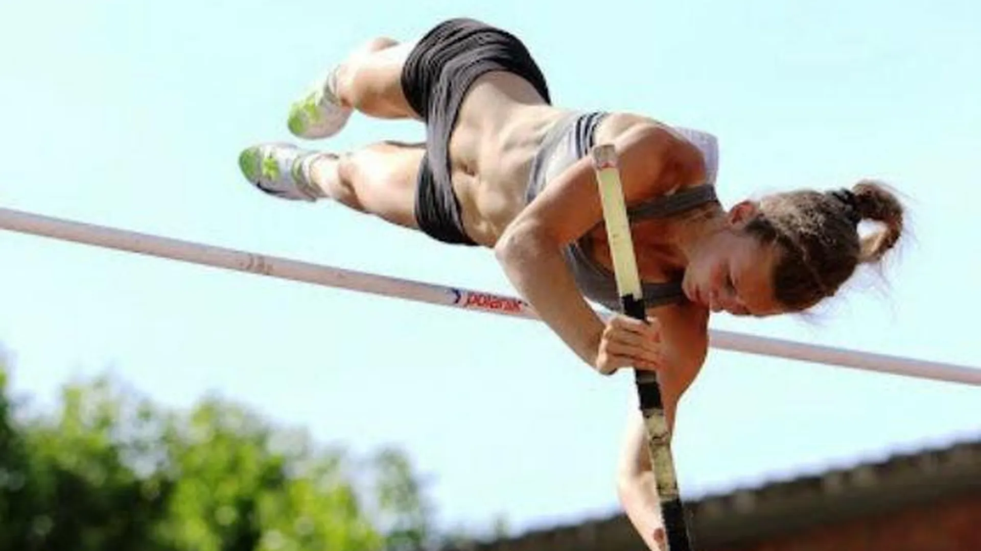 Легкоатлетка из области поставила рекорд по прыжкам в Тбилиси