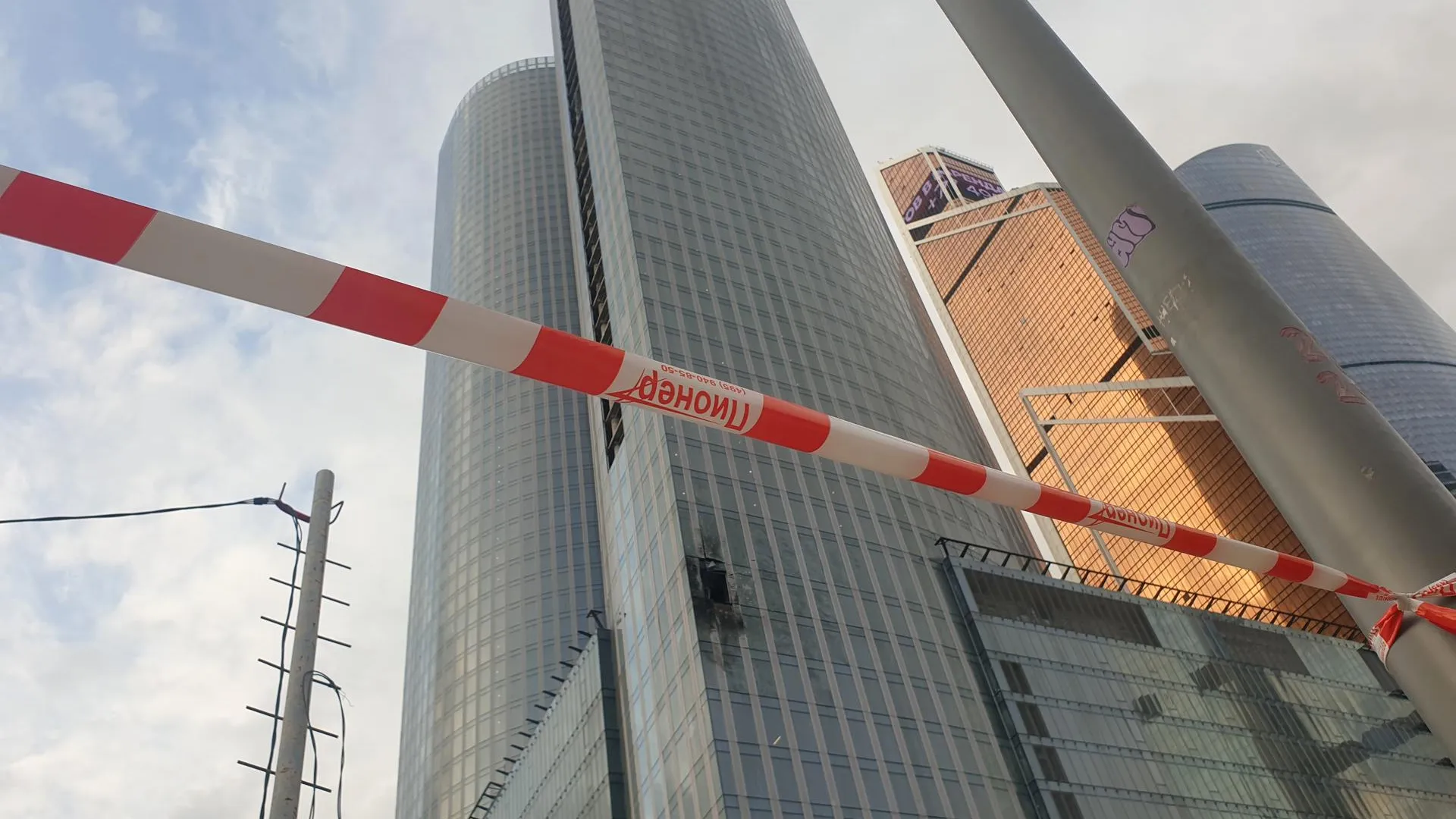 Башни москва сити. Беспилотник башни сити. Москва сити атака беспилотников. Москва сити атака дронами. Фасад.